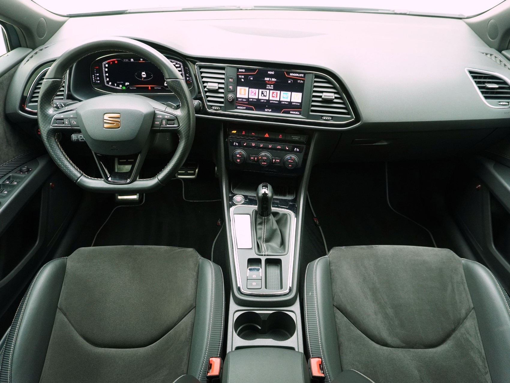 SEAT Leon ST 2.0 TSI DSG Cupra 4Drive-image-14