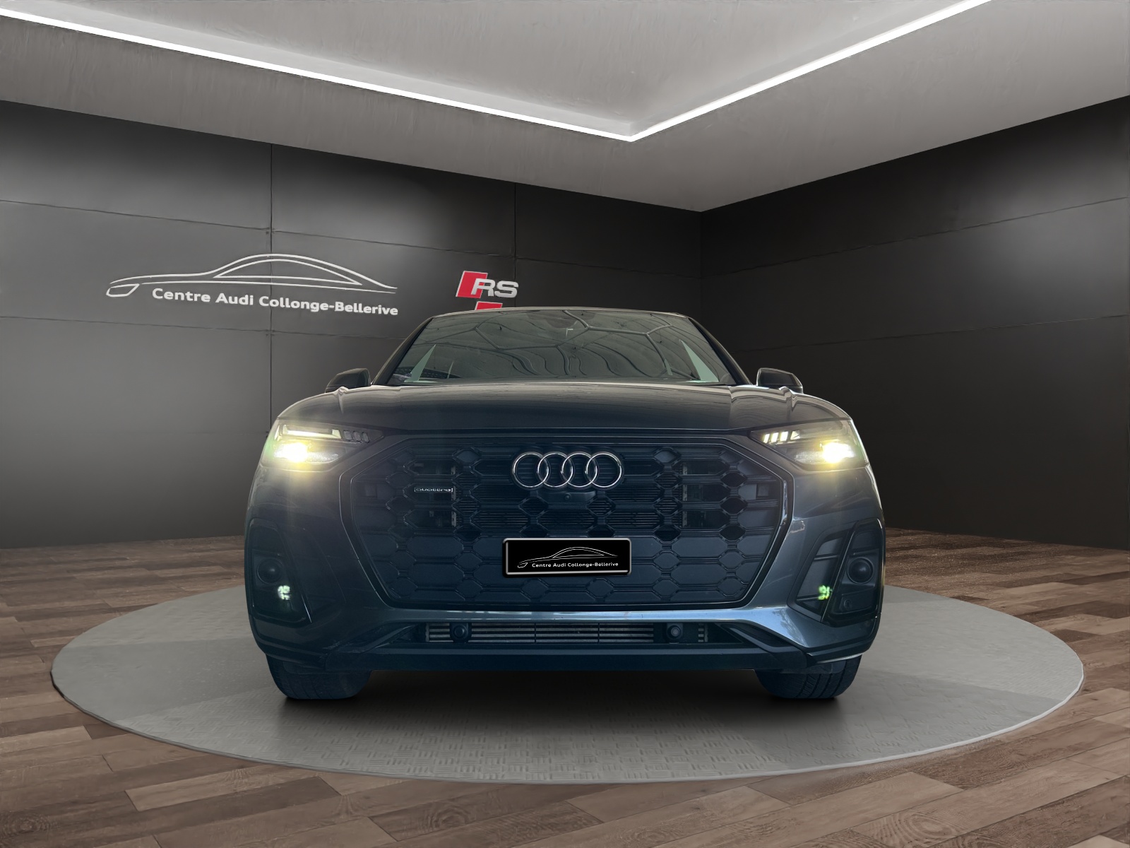 AUDI Q5 50 TFSI e PHEV S line quattro S-tronic-image-1