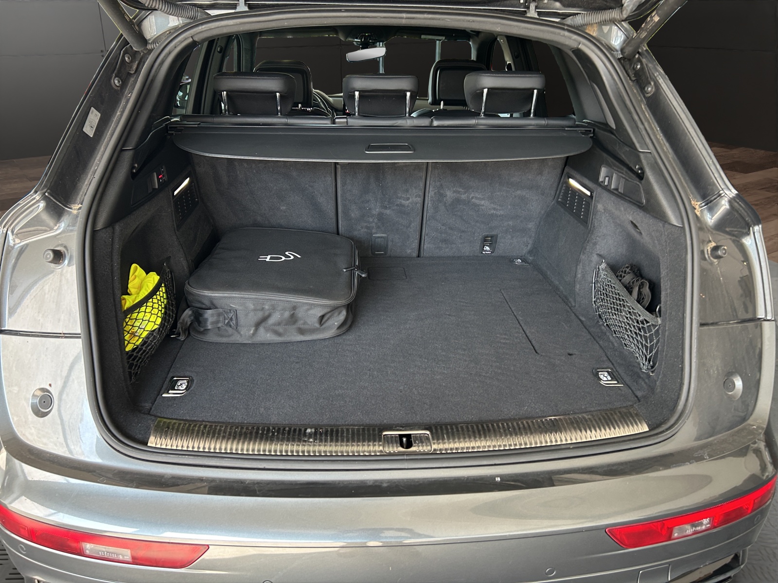 AUDI Q5 50 TFSI e PHEV S line quattro S-tronic-image-16