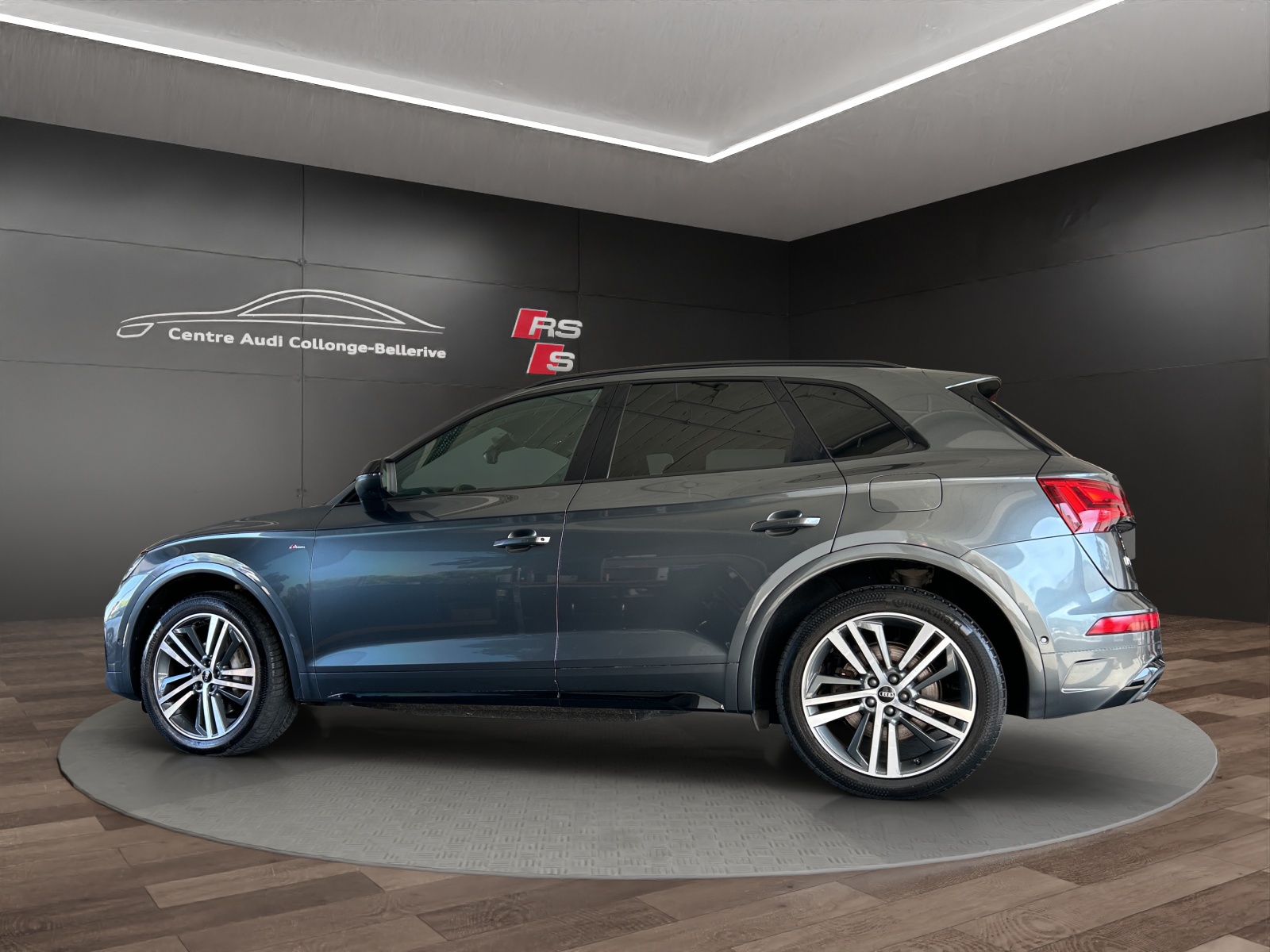 AUDI Q5 50 TFSI e PHEV S line quattro S-tronic-image-2