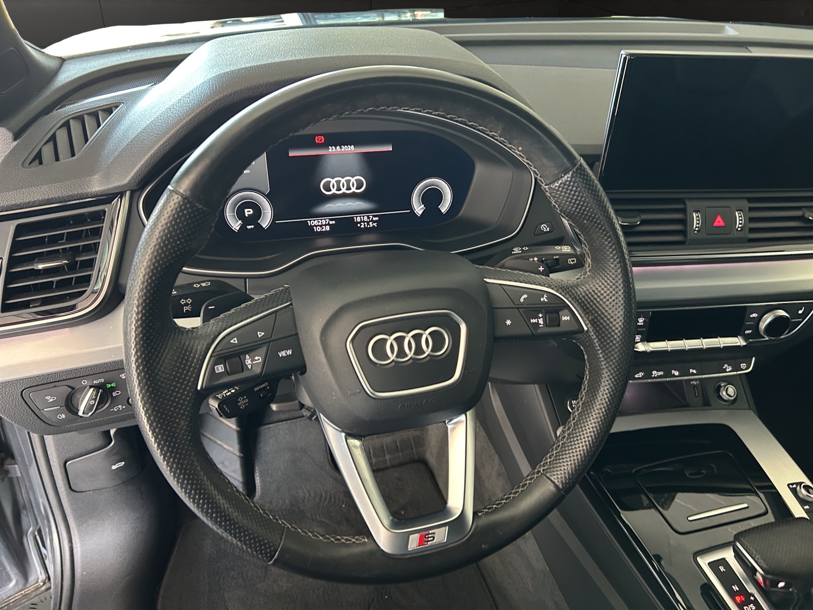 AUDI Q5 50 TFSI e PHEV S line quattro S-tronic-image-9