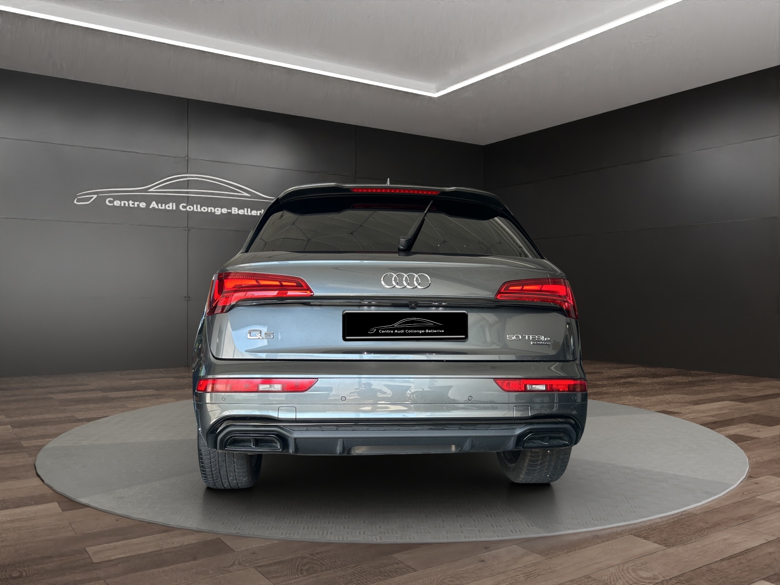 AUDI Q5 50 TFSI e PHEV S line quattro S-tronic-image-4