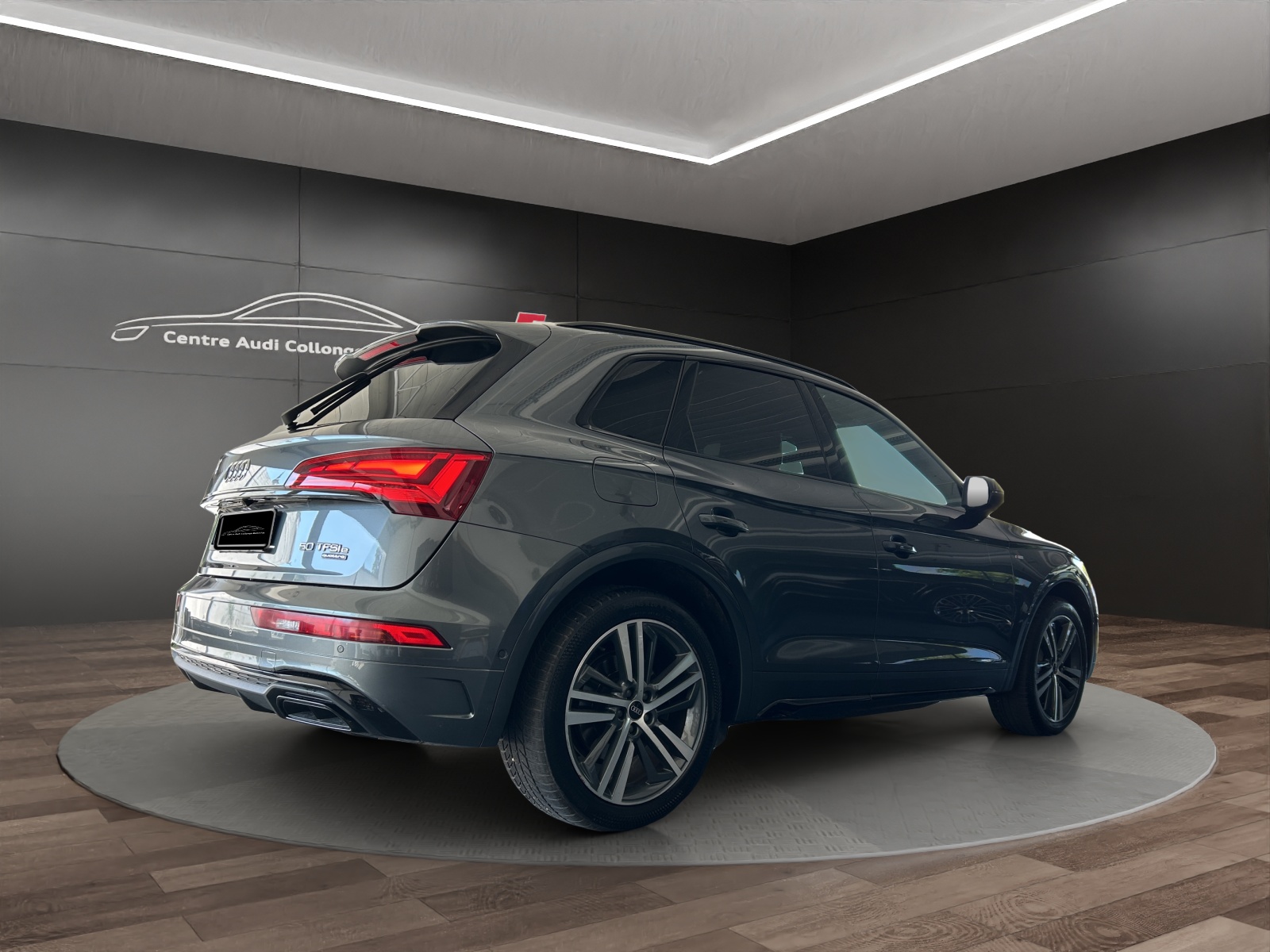 AUDI Q5 50 TFSI e PHEV S line quattro S-tronic-image-5