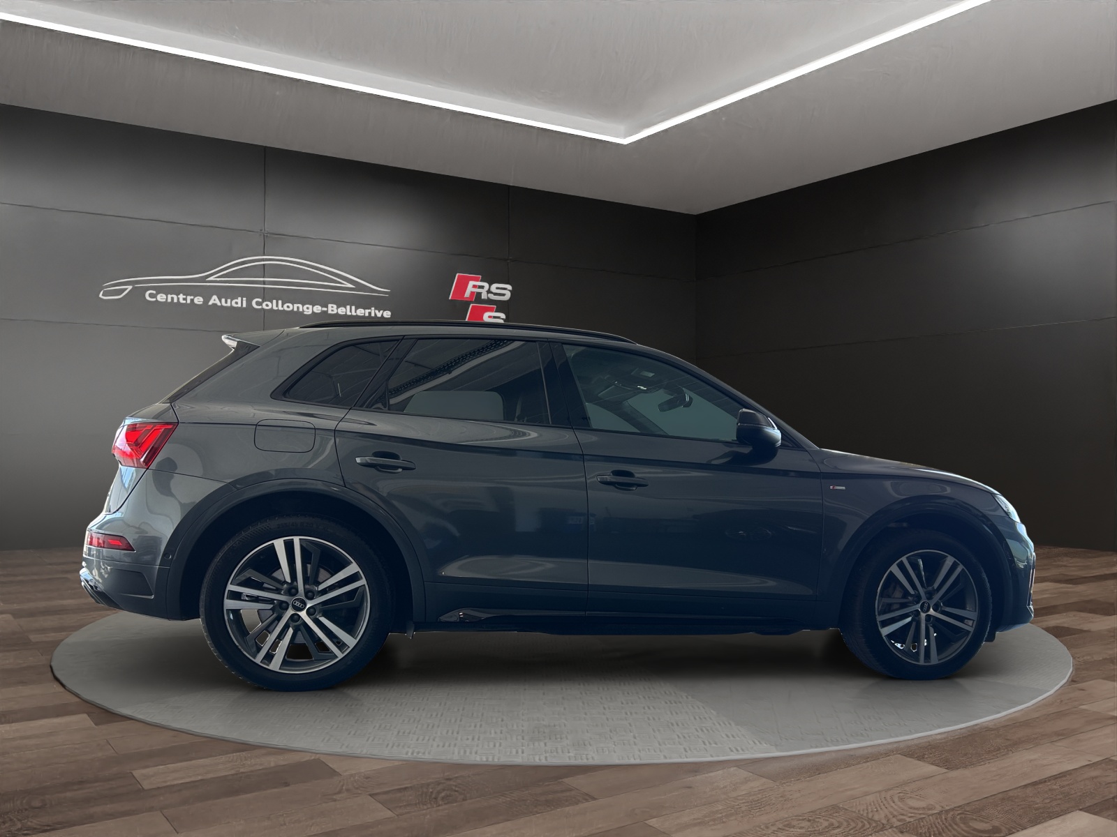 AUDI Q5 50 TFSI e PHEV S line quattro S-tronic-image-6