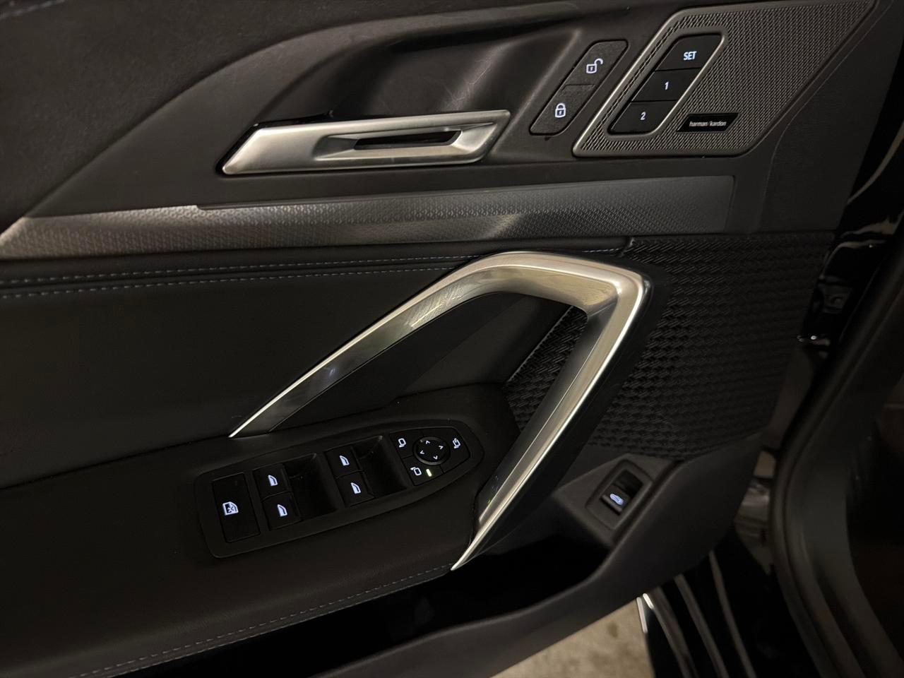 BMW iX2 30 xDrive M Sport-image-25
