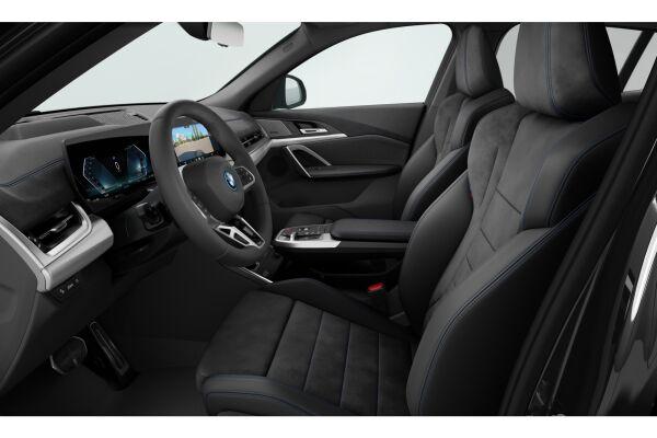 BMW iX2 30 xDrive M Sport-image-5