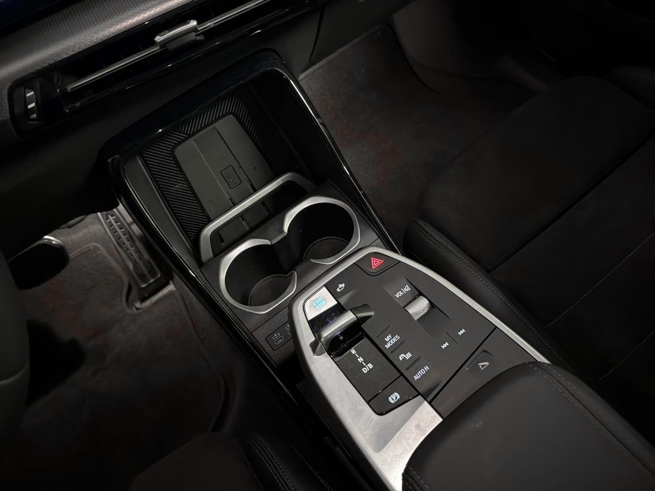 BMW iX2 30 xDrive M Sport-image-23