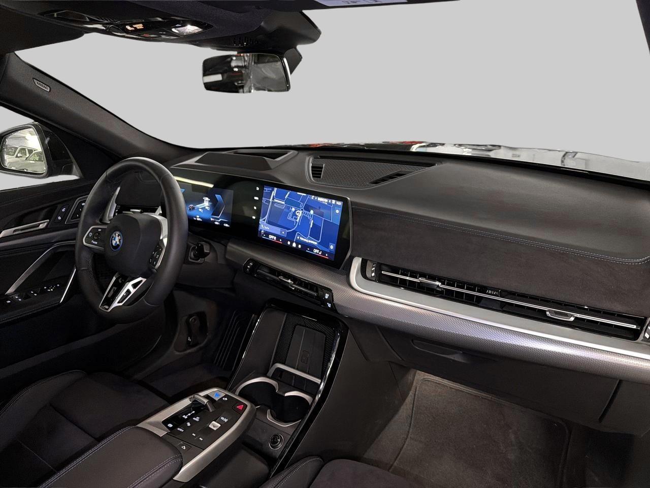 BMW iX2 30 xDrive M Sport-image-13