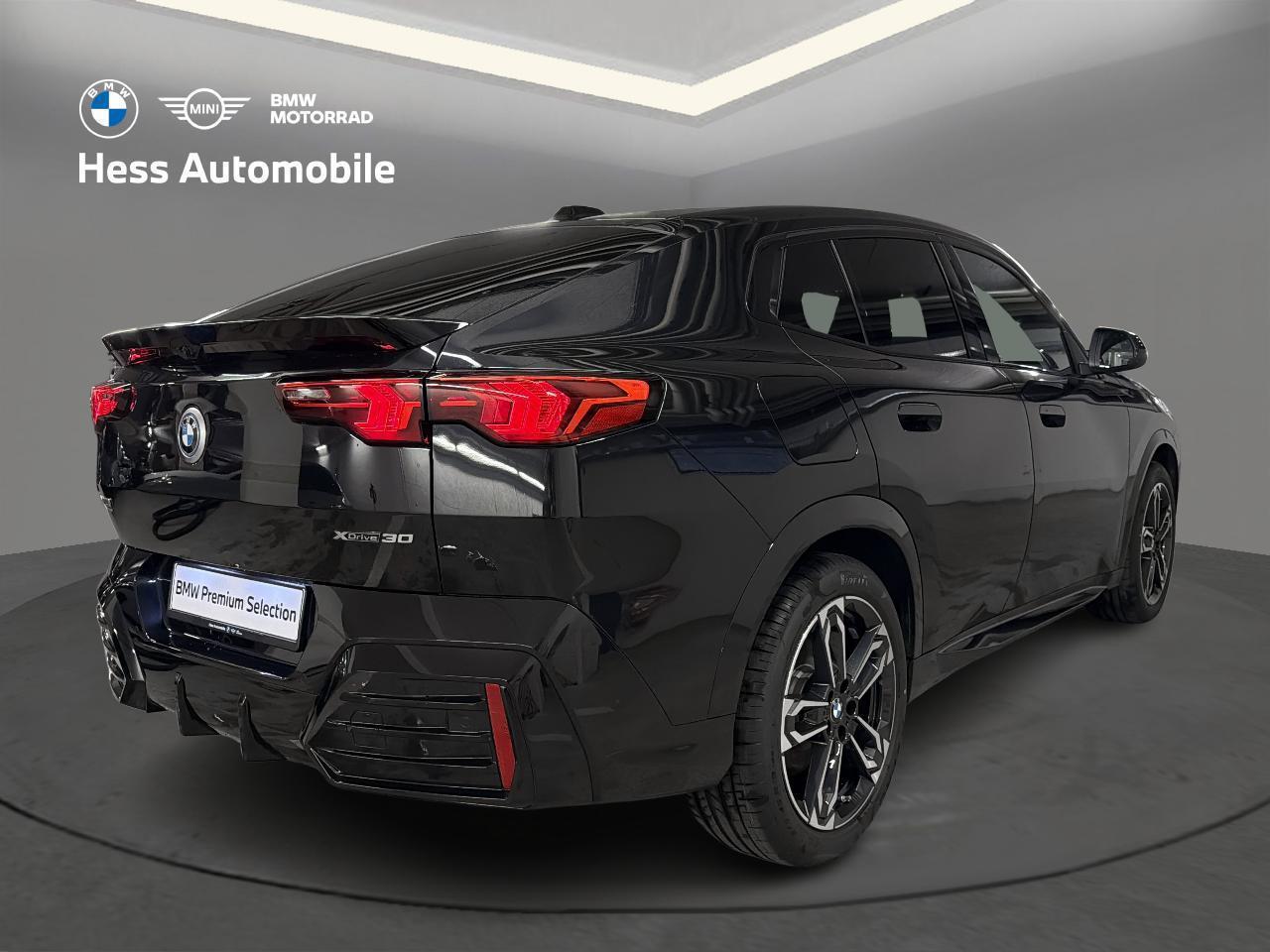 BMW iX2 30 xDrive M Sport-image-3