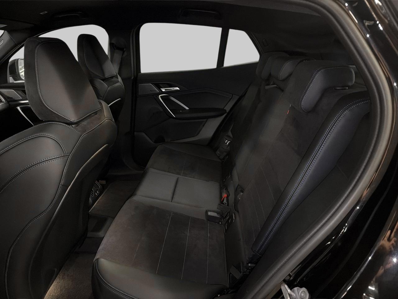 BMW iX2 30 xDrive M Sport-image-15