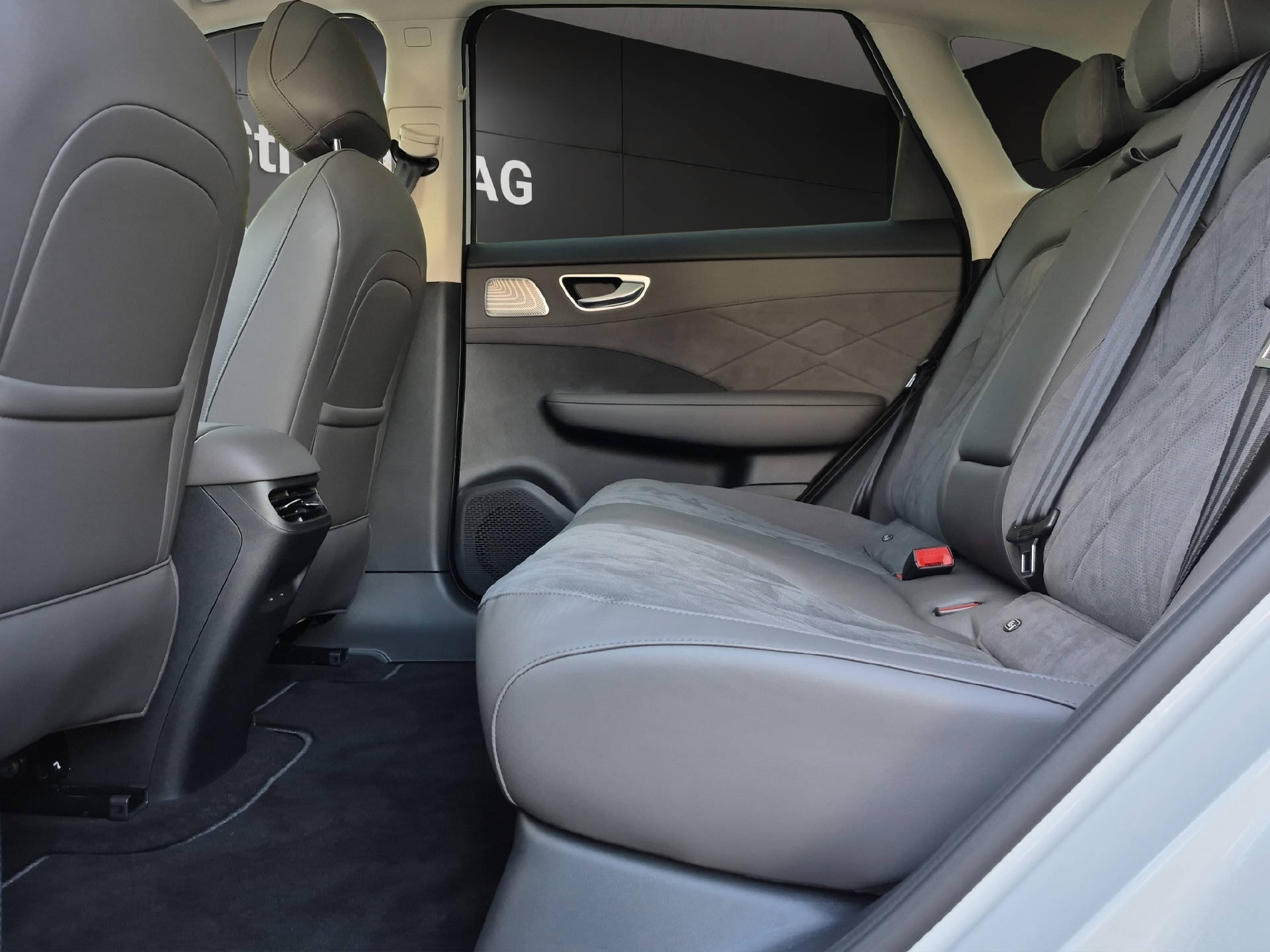 MG S6 EV 77 kWh Luxury 4WD-image-11