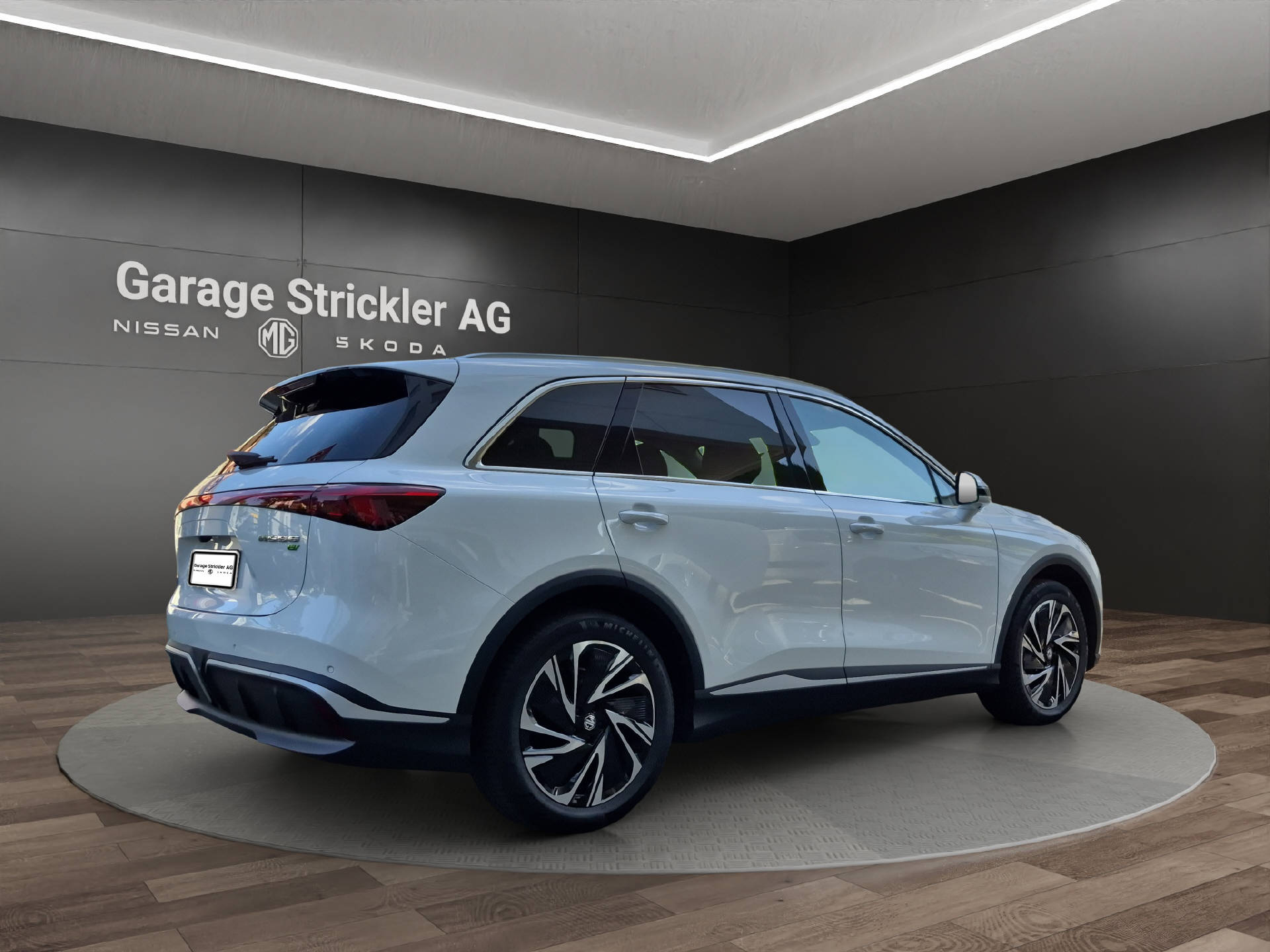 MG S6 EV 77 kWh Luxury 4WD-image-4