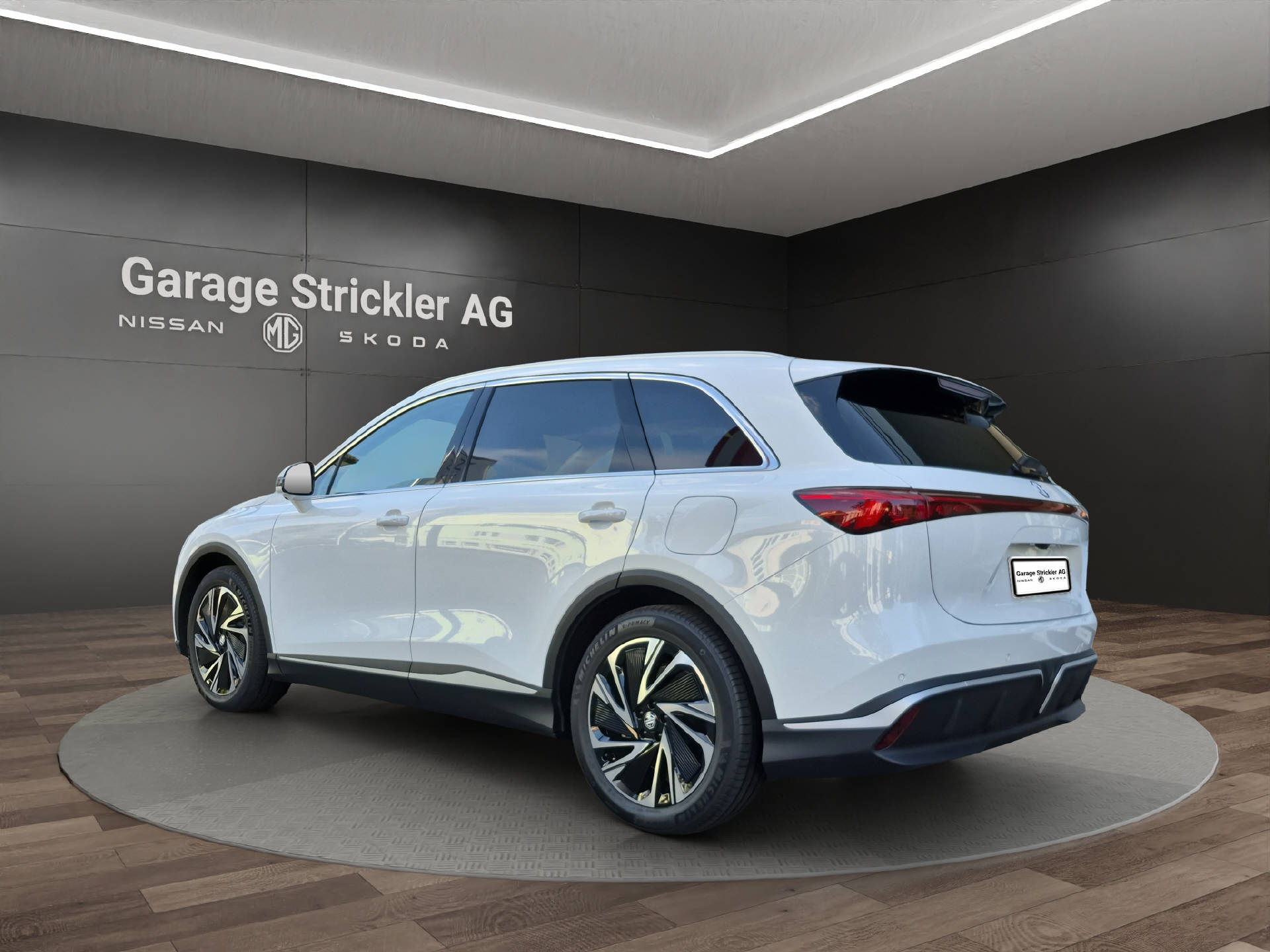 MG S6 EV 77 kWh Luxury 4WD-image-2