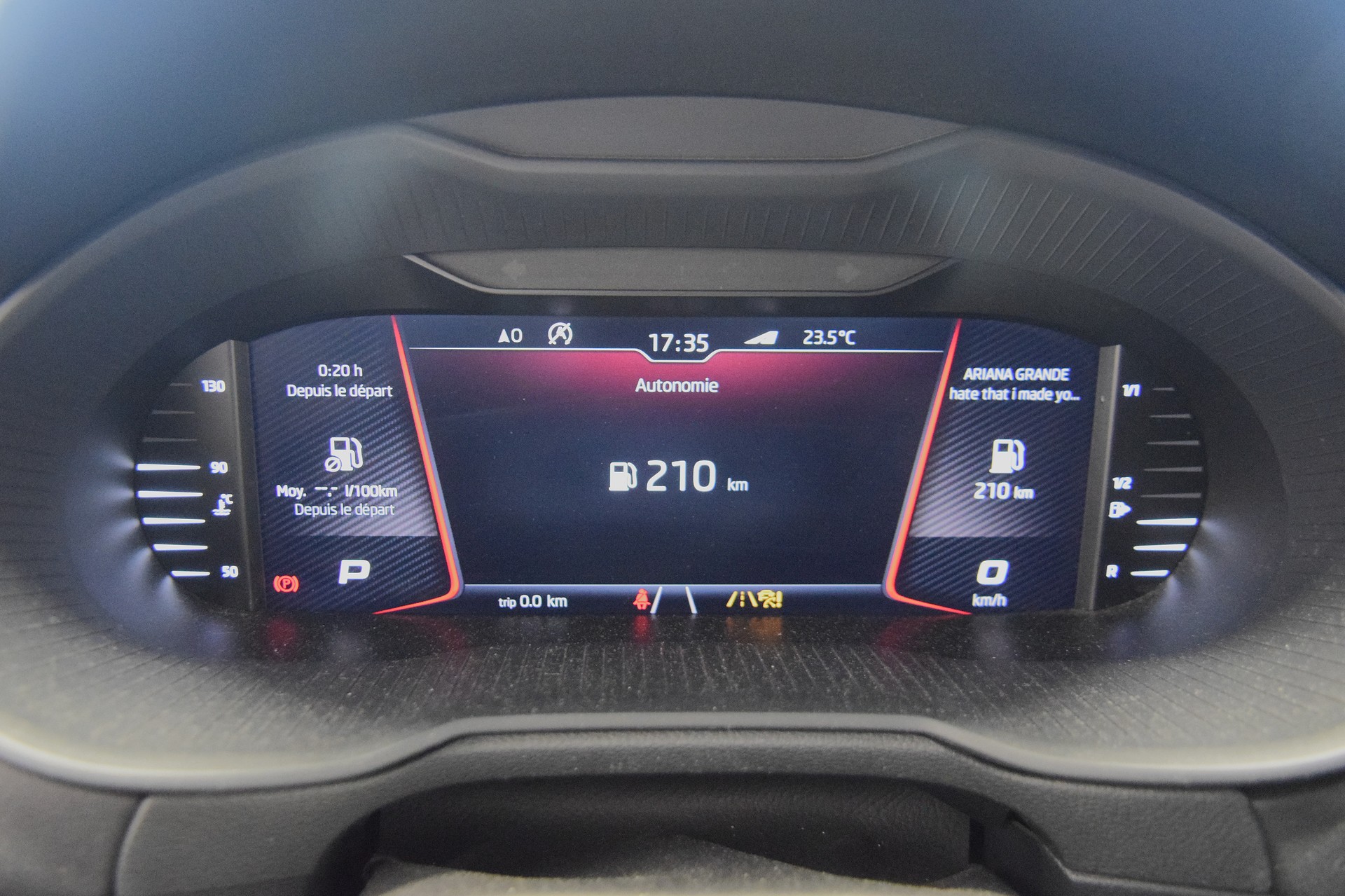 SKODA Octavia Combi 2.0 TSI RS Final Edition DSG-image-13