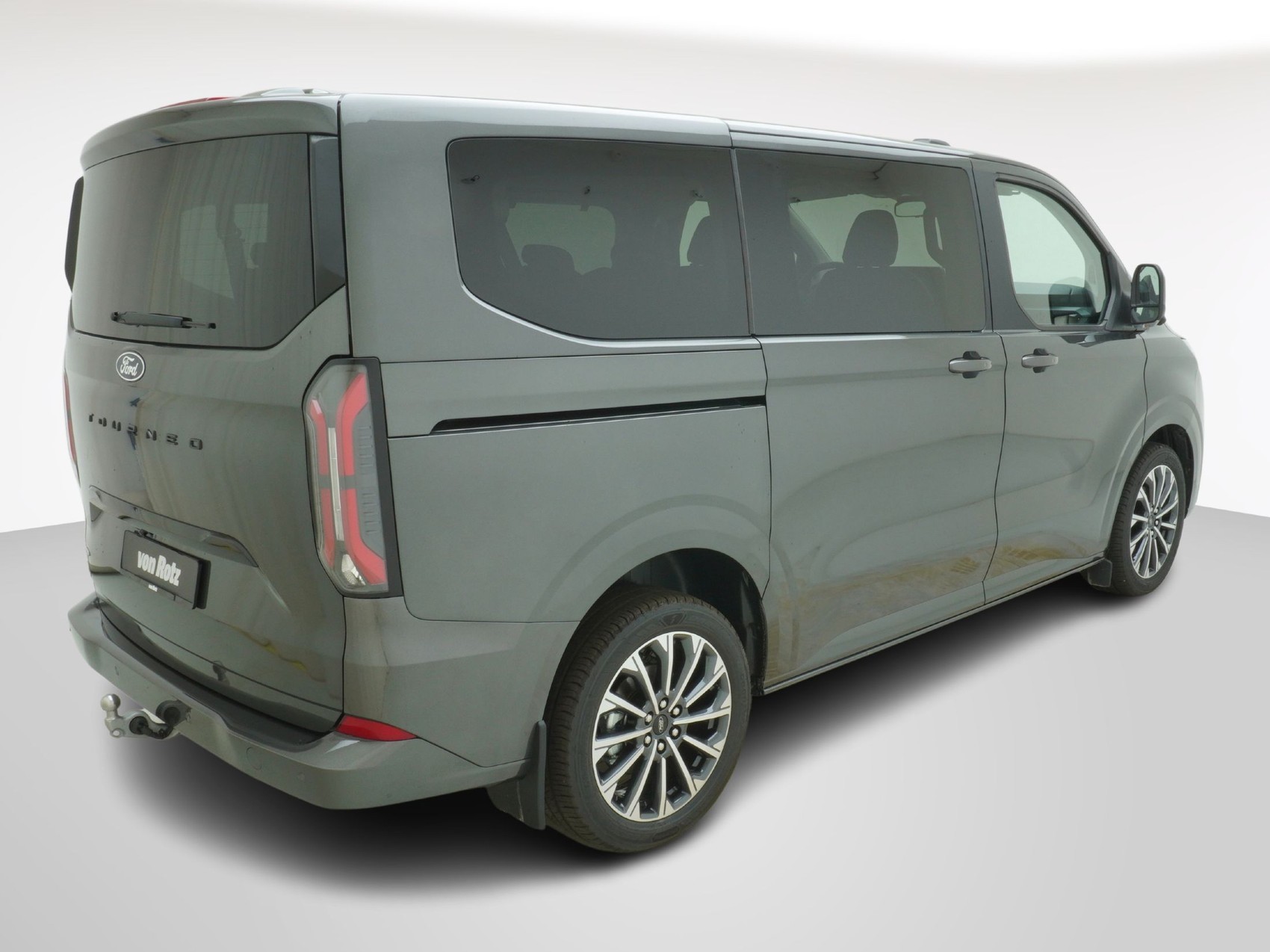 FORD Tourneo Custom L1 2.5 Plug-in-Hybrid Titanium X-image-4
