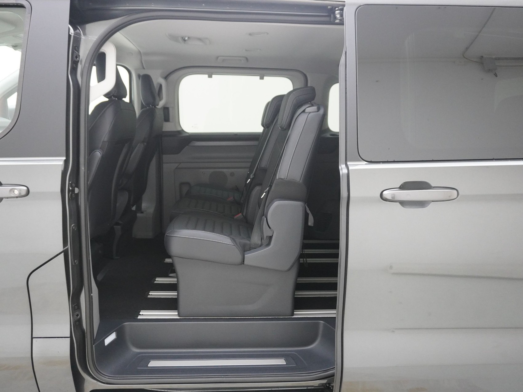 FORD Tourneo Custom L1 2.5 Plug-in-Hybrid Titanium X-image-14