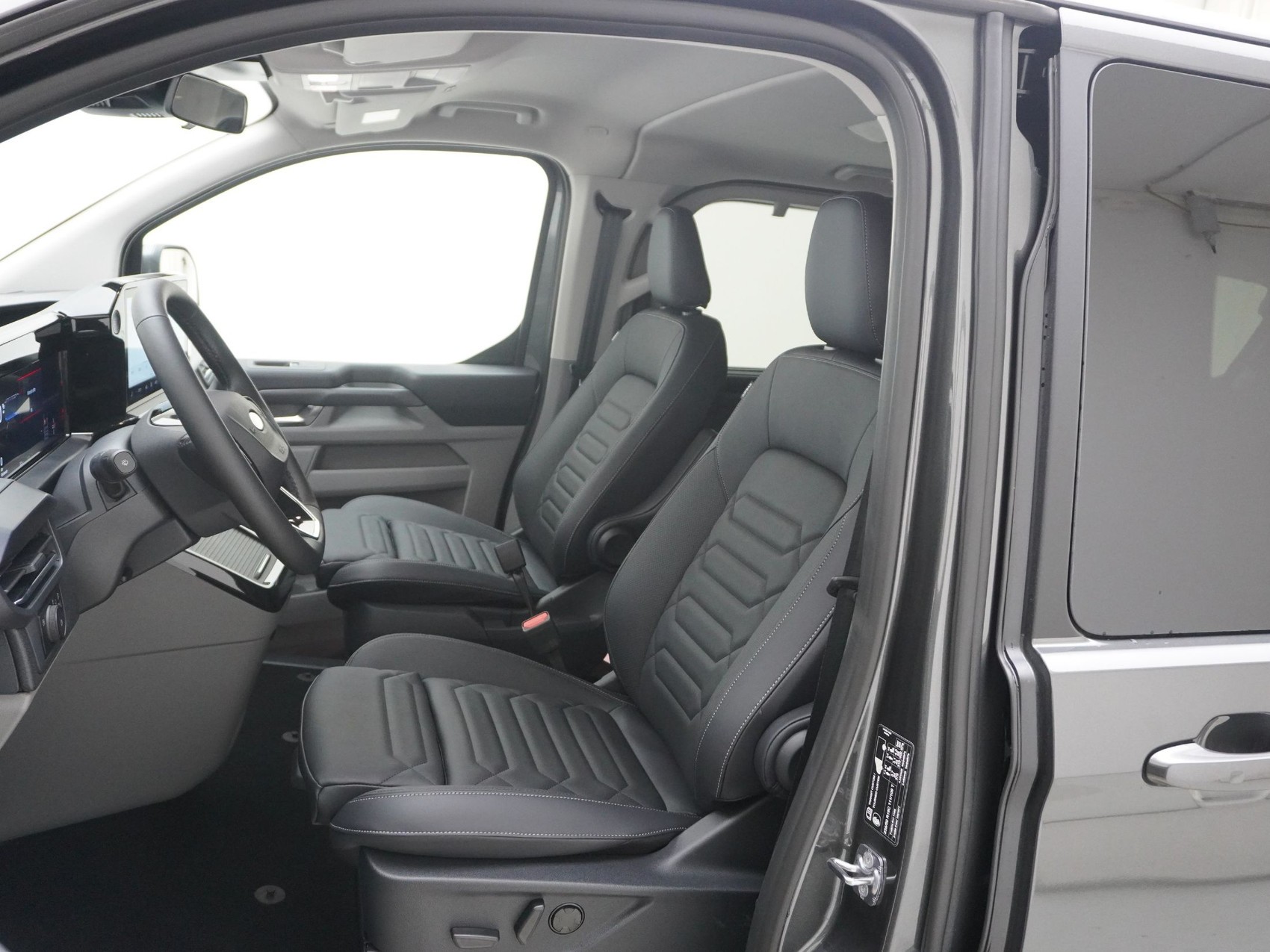 FORD Tourneo Custom L1 2.5 Plug-in-Hybrid Titanium X-image-12