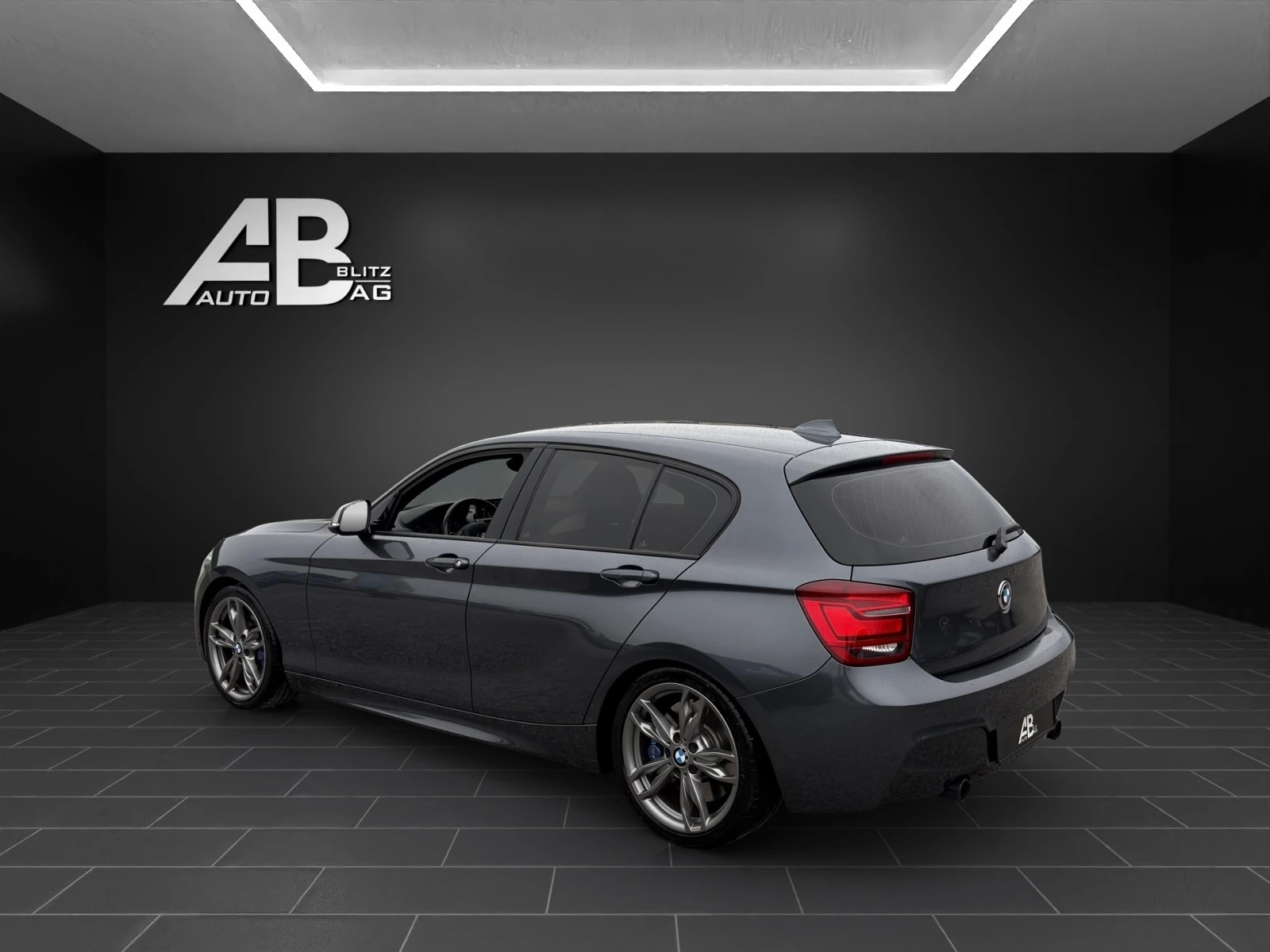 BMW M135i Steptronic-image-2