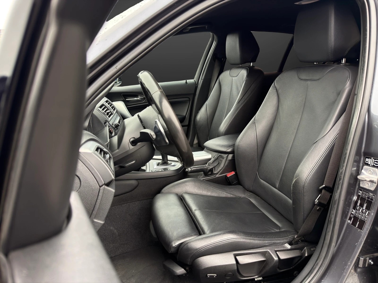 BMW M135i Steptronic-image-6