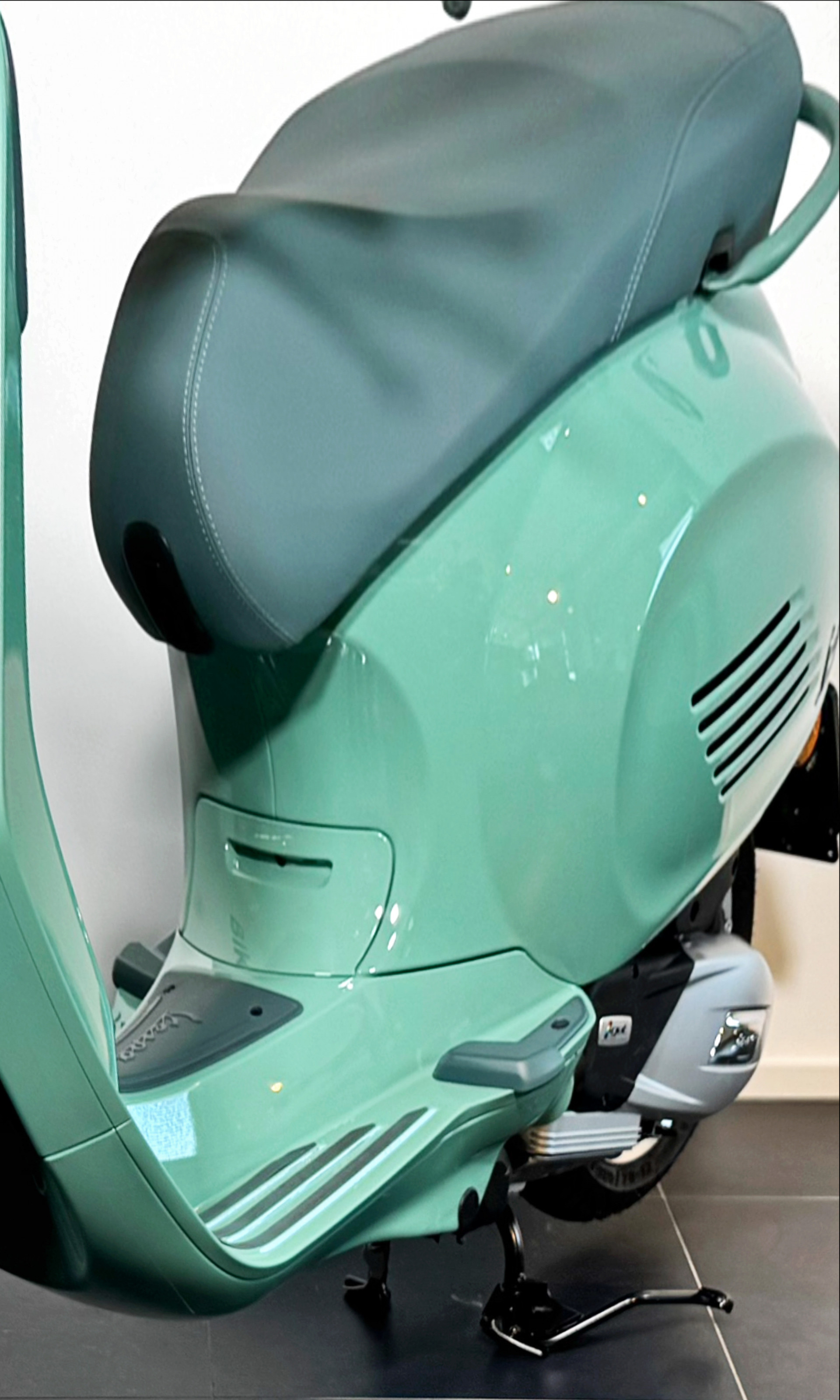 PIAGGIO Vespa Primavera 125 80th-showroom-element-3