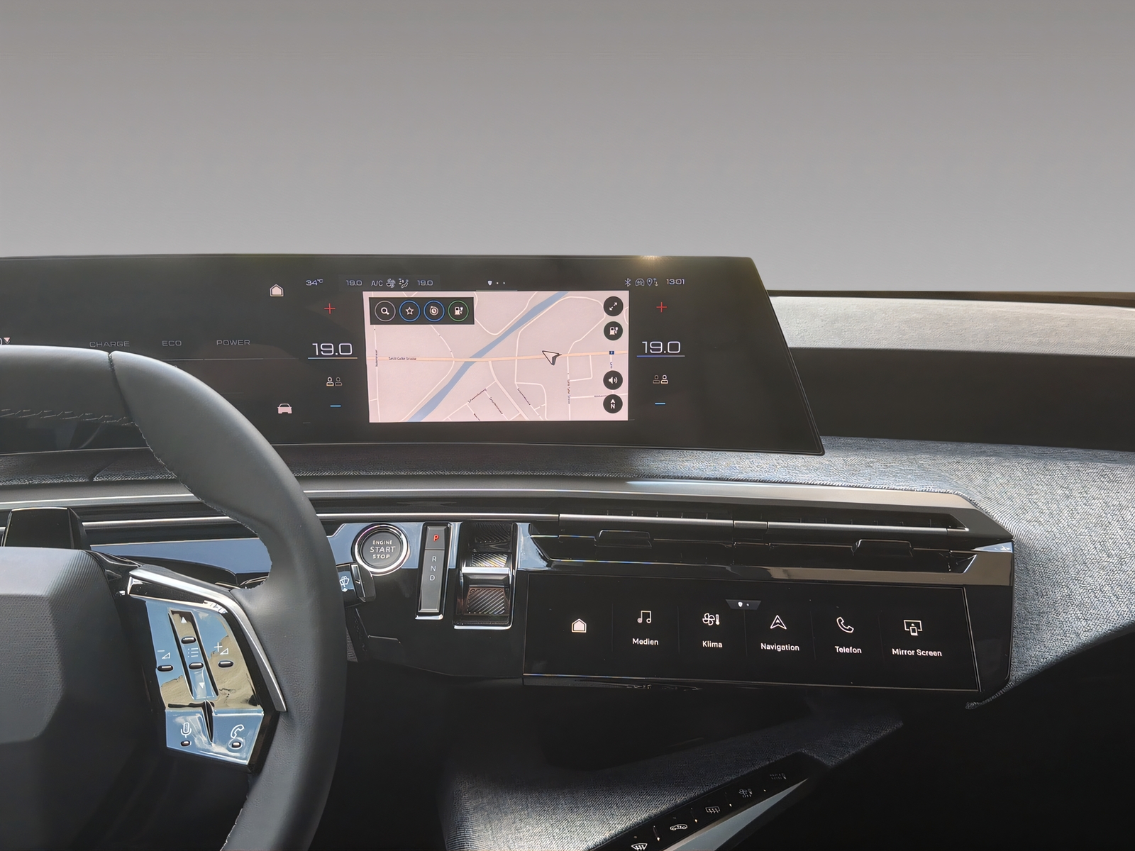 PEUGEOT 5008 e-Allure Premium AWD-image-11