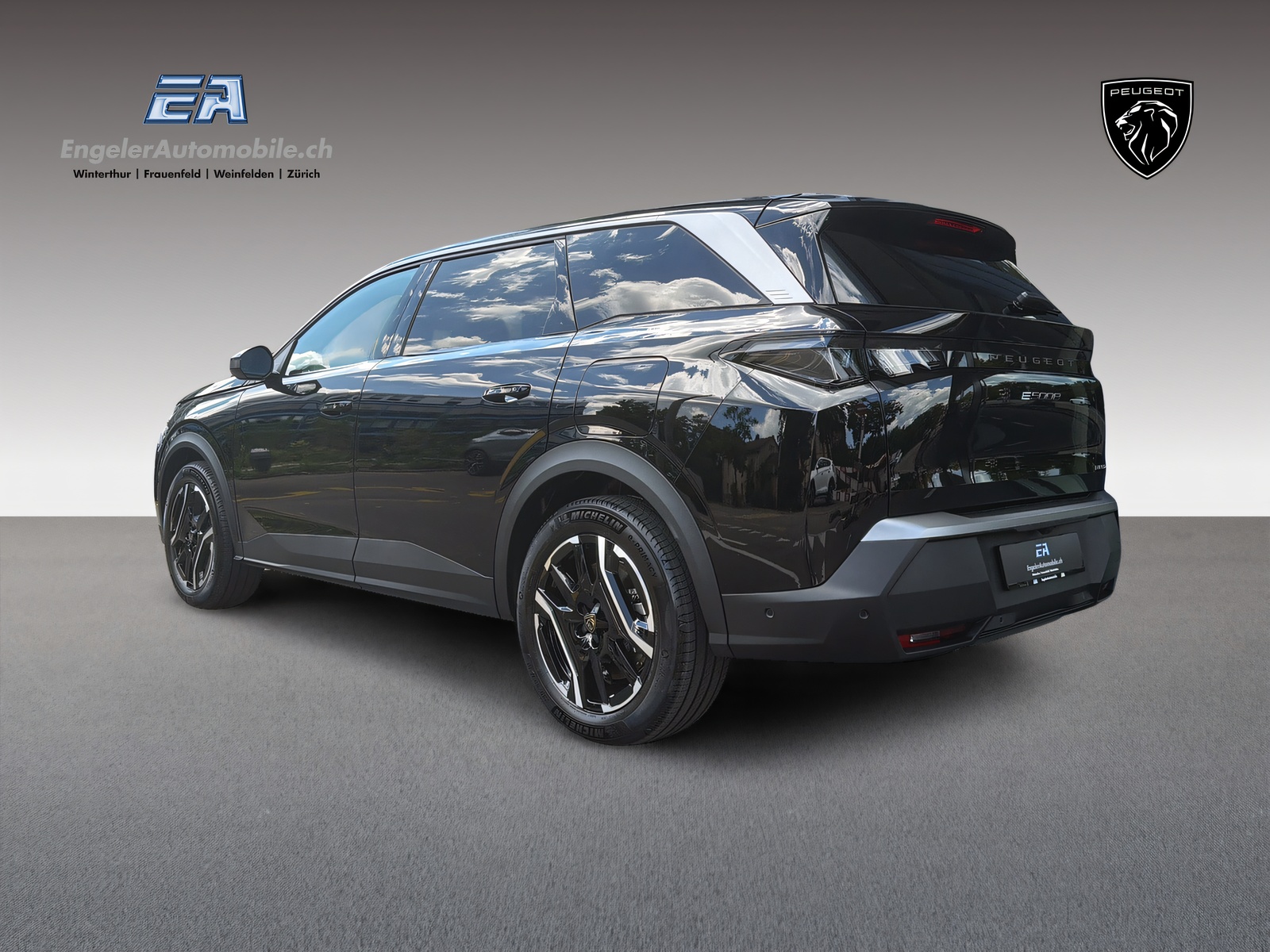 PEUGEOT 5008 e-Allure Premium AWD-image-3