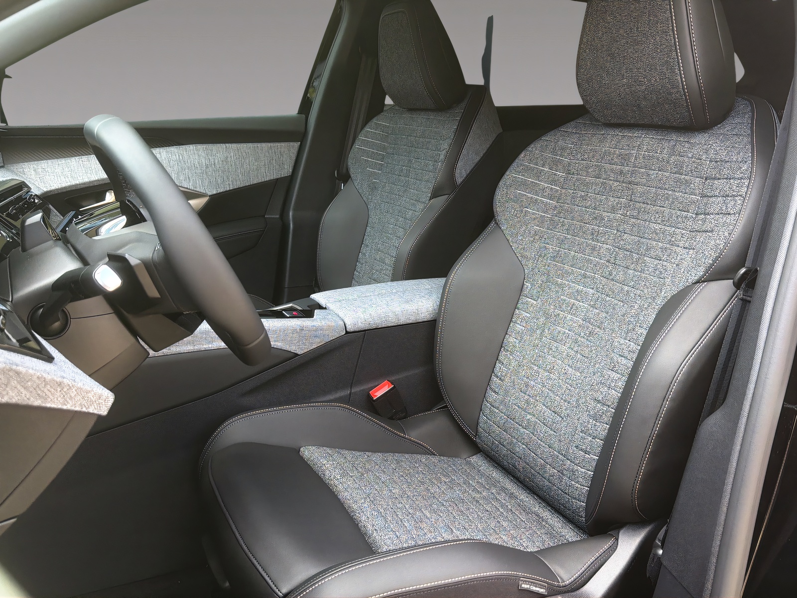 PEUGEOT 5008 e-Allure Premium AWD-image-5