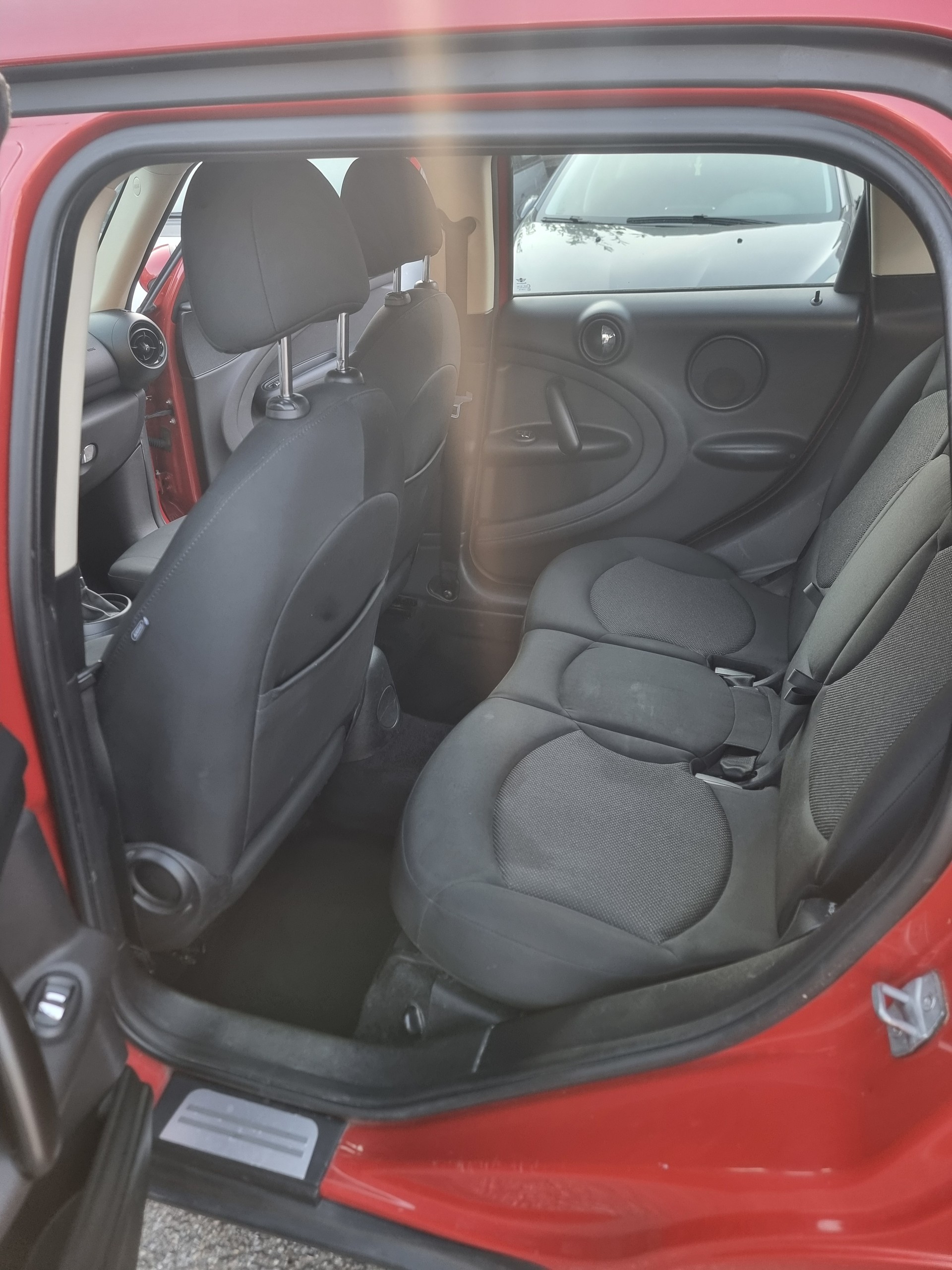 MINI Countryman Cooper FWD-image-12