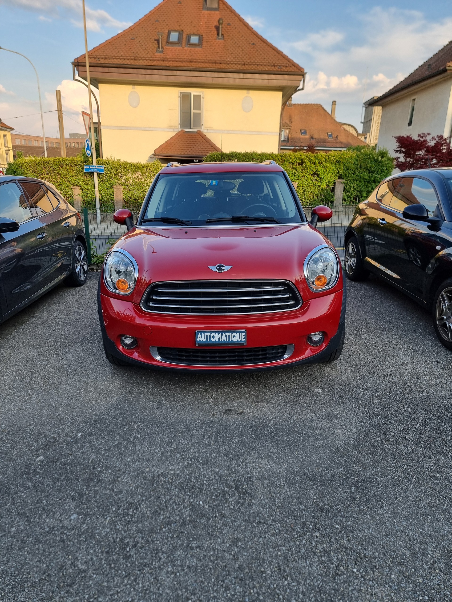 MINI Countryman Cooper FWD-image-2