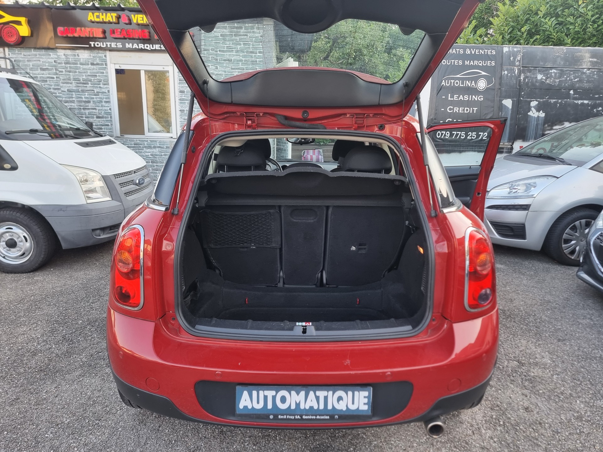 MINI Countryman Cooper FWD-image-14