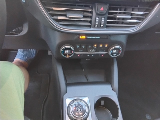 FORD Kuga 2.0 TDCi EcoBlue Cool & Connect 4WD-image-7