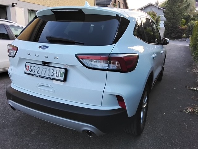 FORD Kuga 2.0 TDCi EcoBlue Cool & Connect 4WD-image-2
