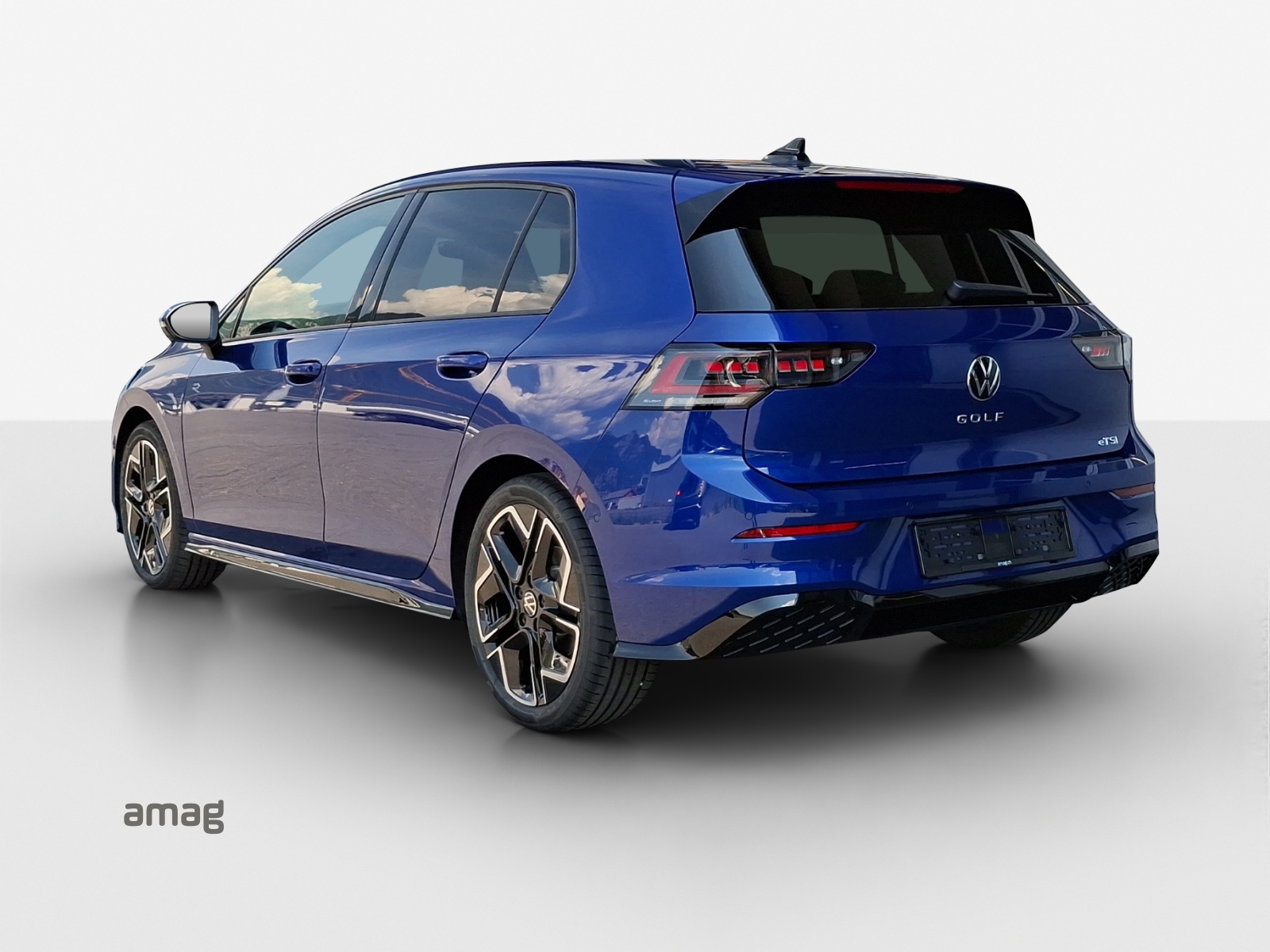 VW Golf 1.5 e TSI mHEV R-Line DSG-image-2