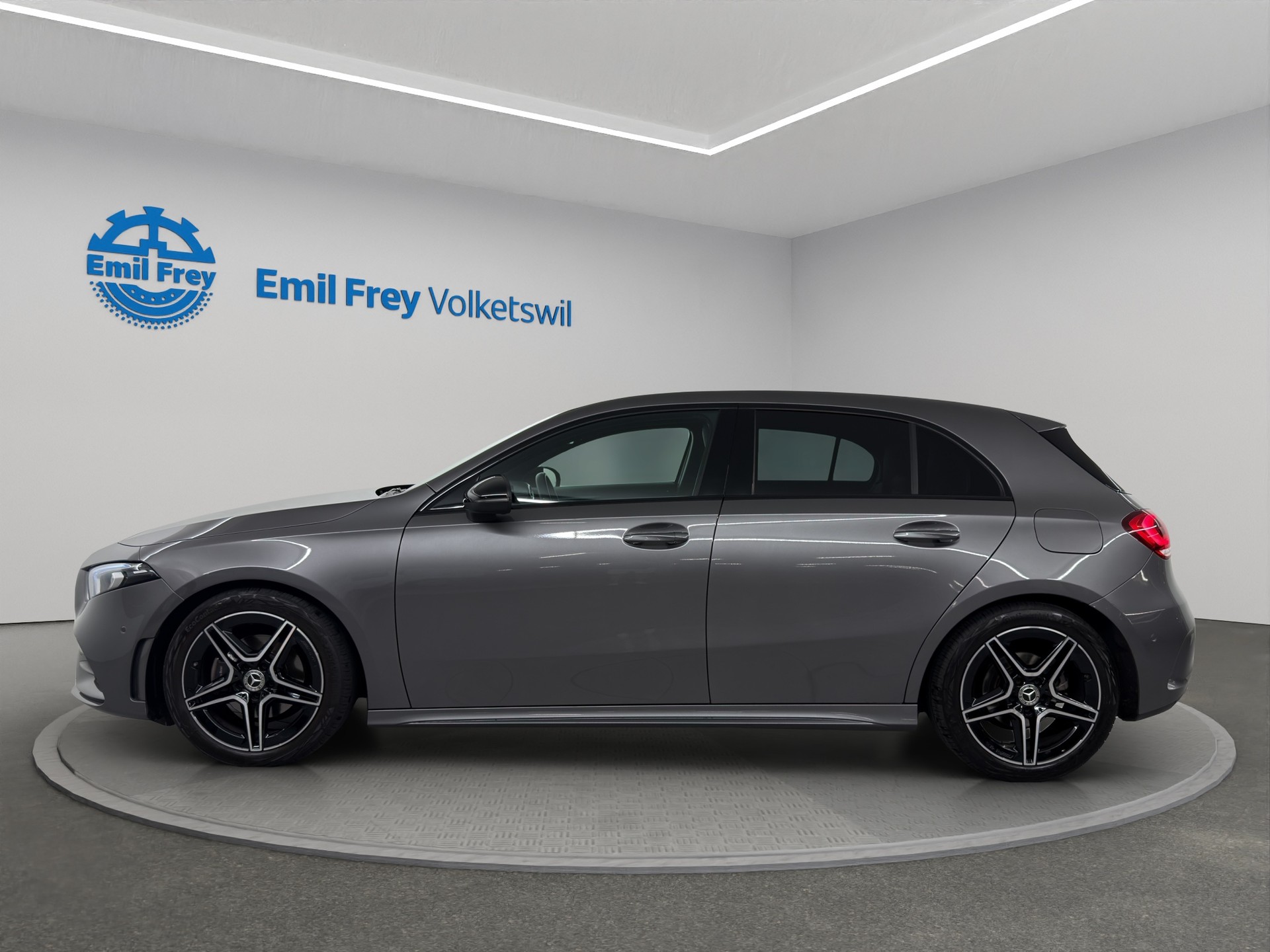 MERCEDES-BENZ A 180 Night Star AMG Line-image-1
