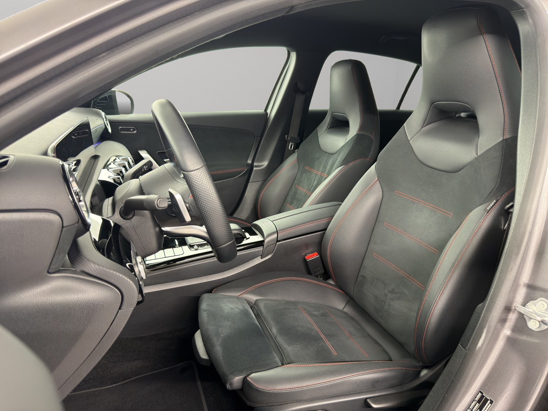 MERCEDES-BENZ A 180 Night Star AMG Line-image-7