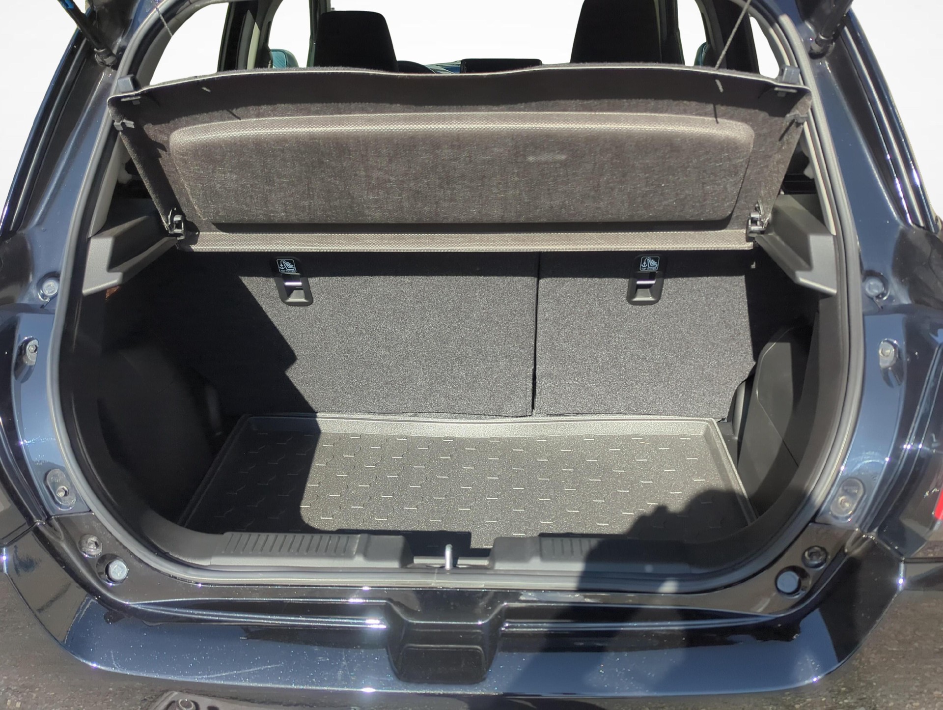 SUZUKI Swift 1.2 Compact Top Hybrid 4x4-image-11