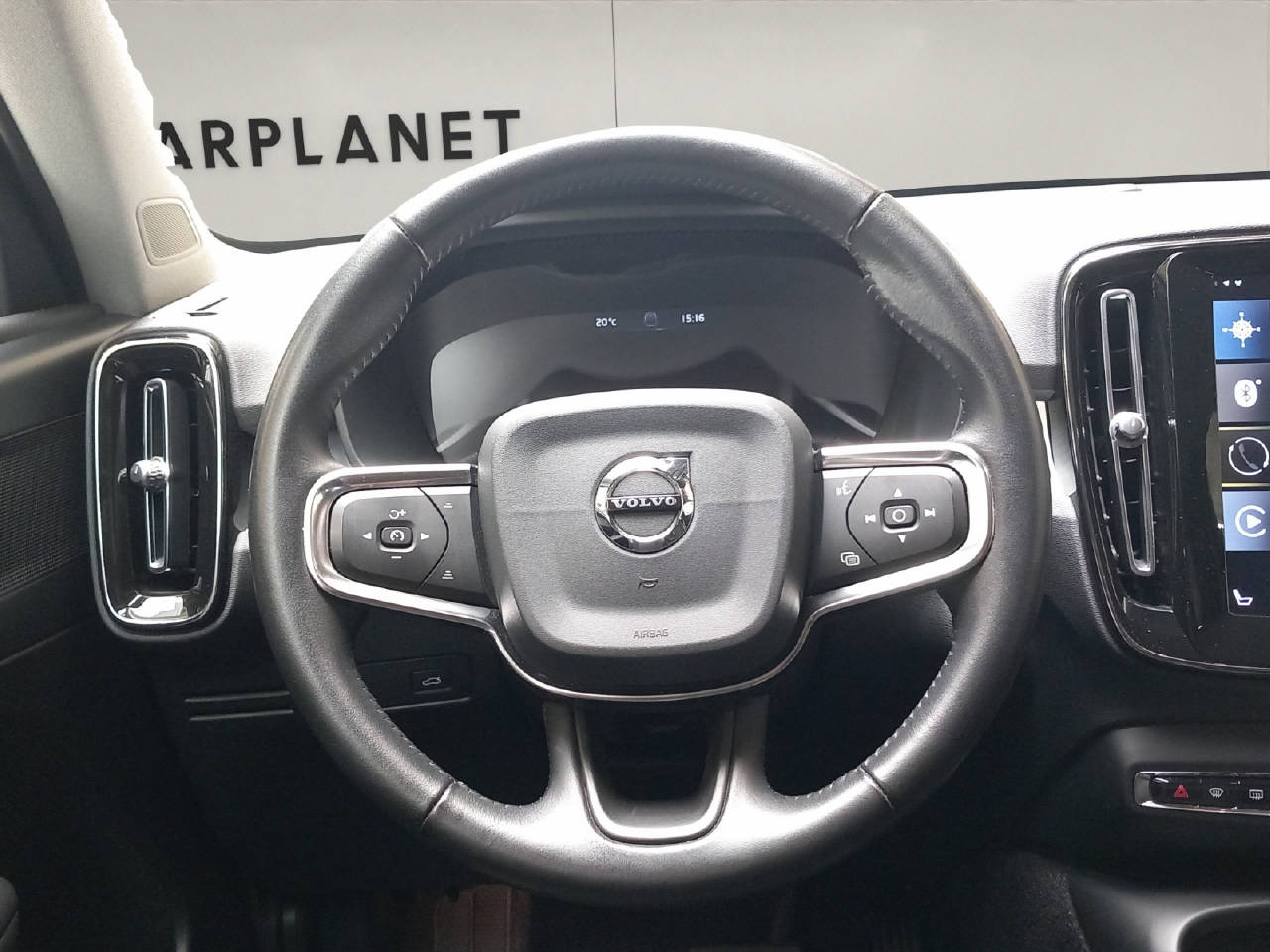 VOLVO XC40 1.5 T3 Momentum-image-5
