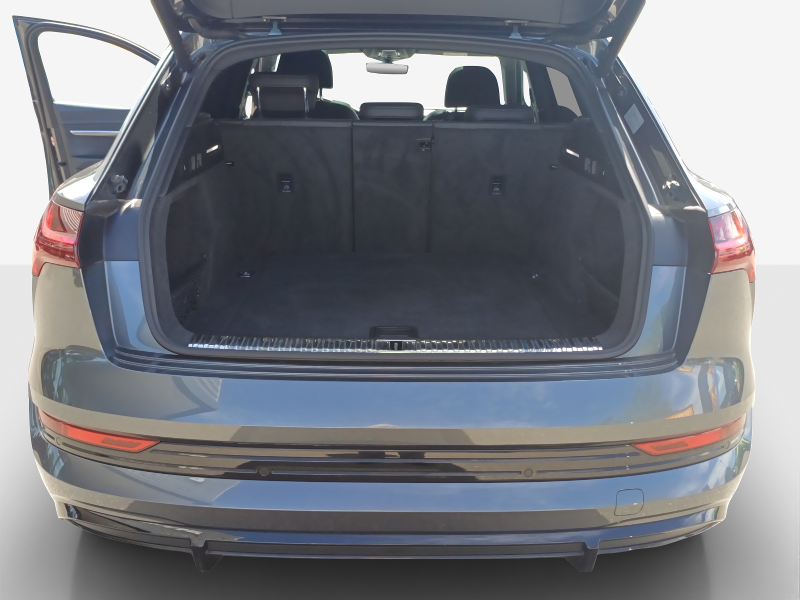 AUDI e-tron S quattro-image-13