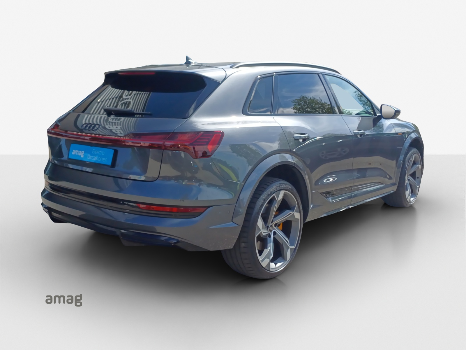 AUDI e-tron S quattro-image-5