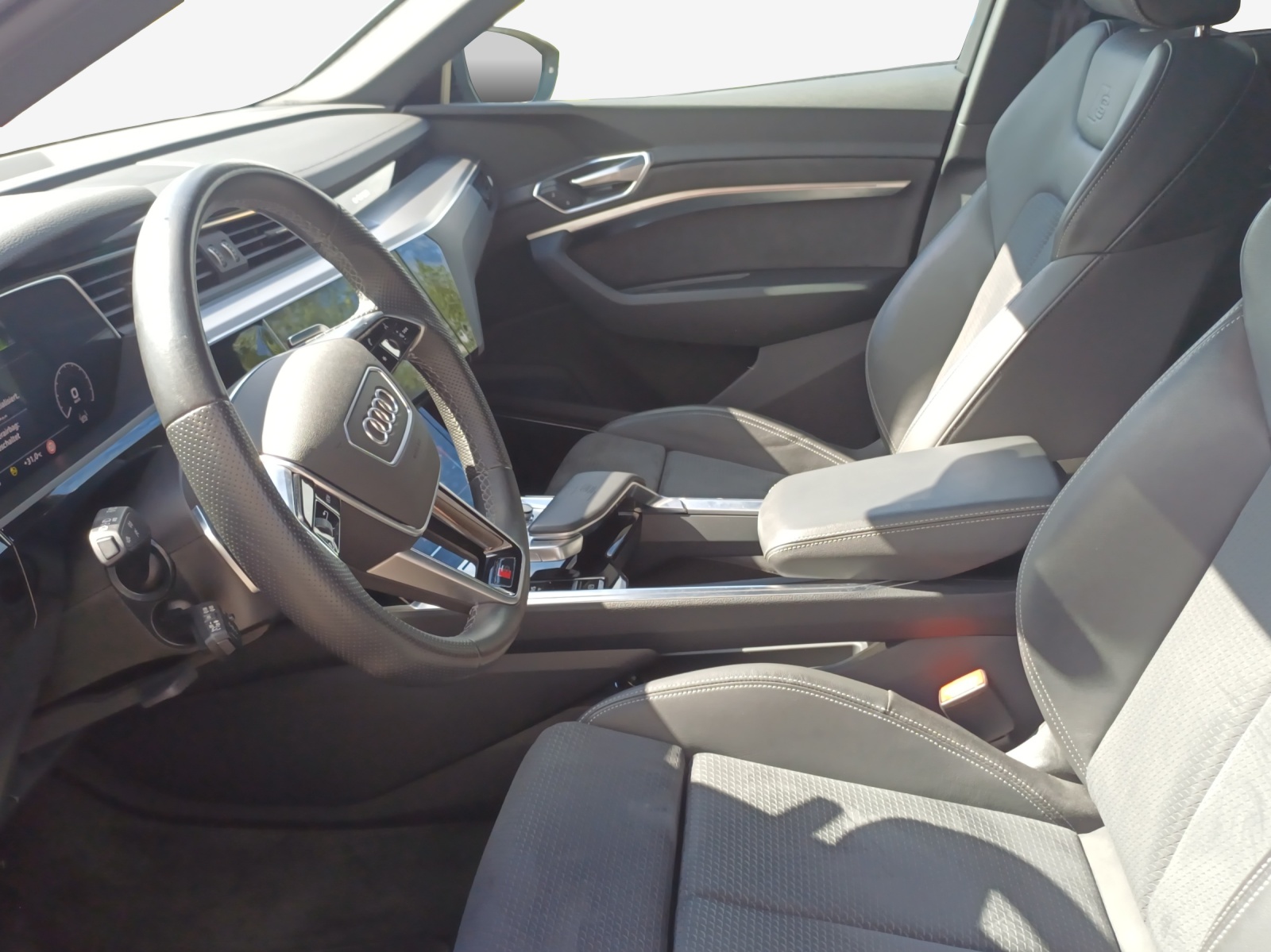 AUDI e-tron S quattro-image-8
