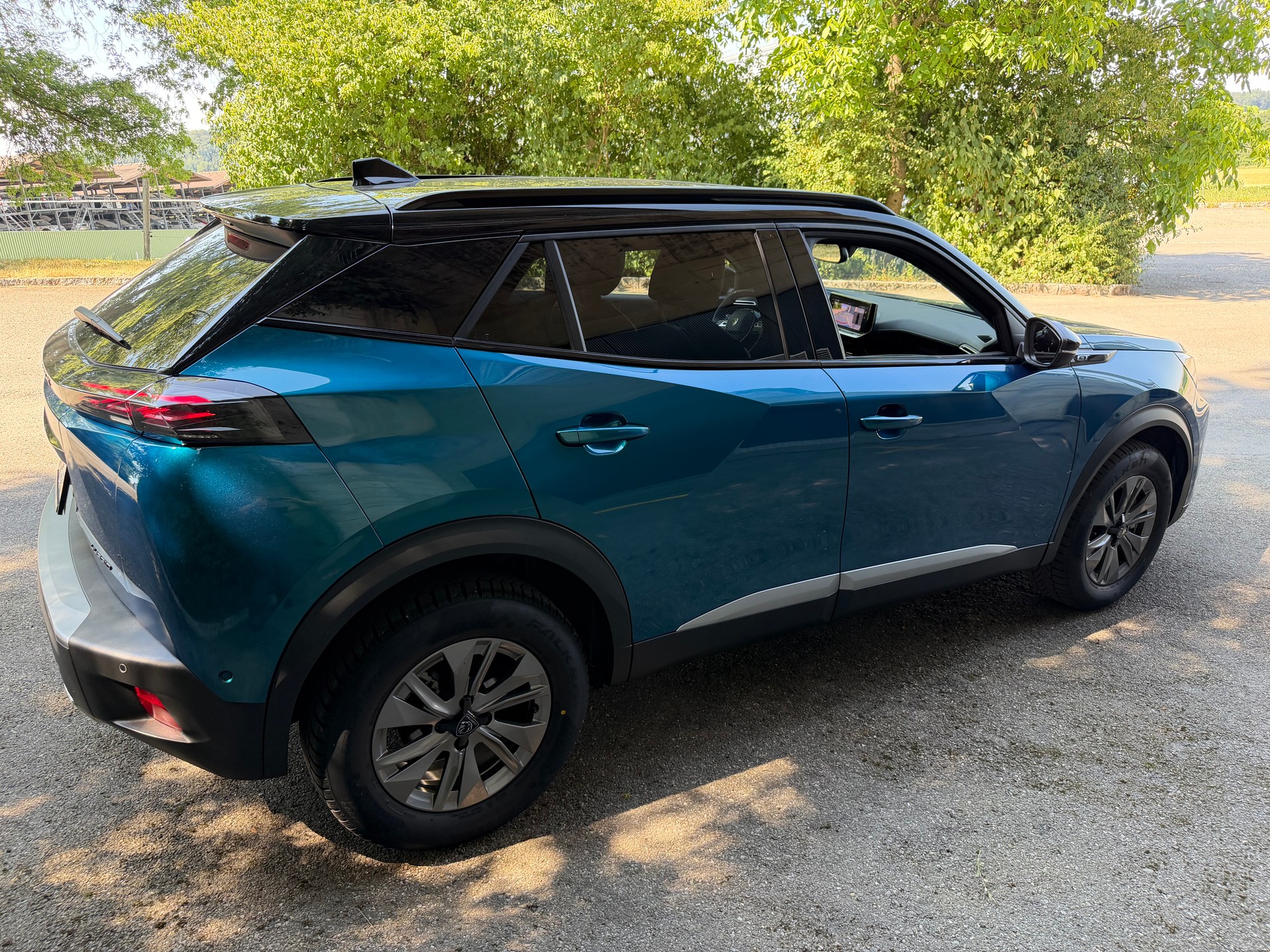 PEUGEOT 2008 1.2 145 MHEV GT-image-2