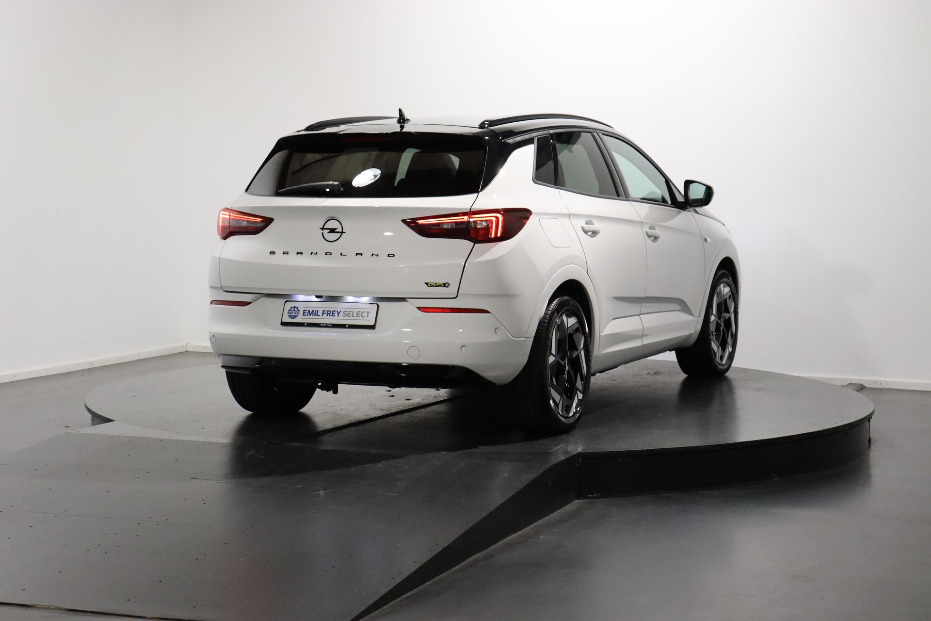 OPEL Grandland 1.6 T PHEV GSE-image-2