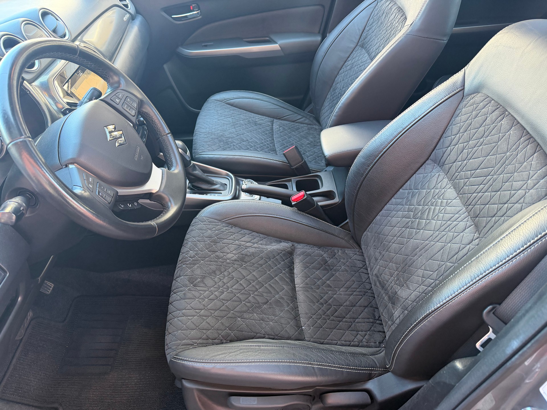 SUZUKI Vitara 1.5 Hybrid Edition 35 4x4 AGS-image-11