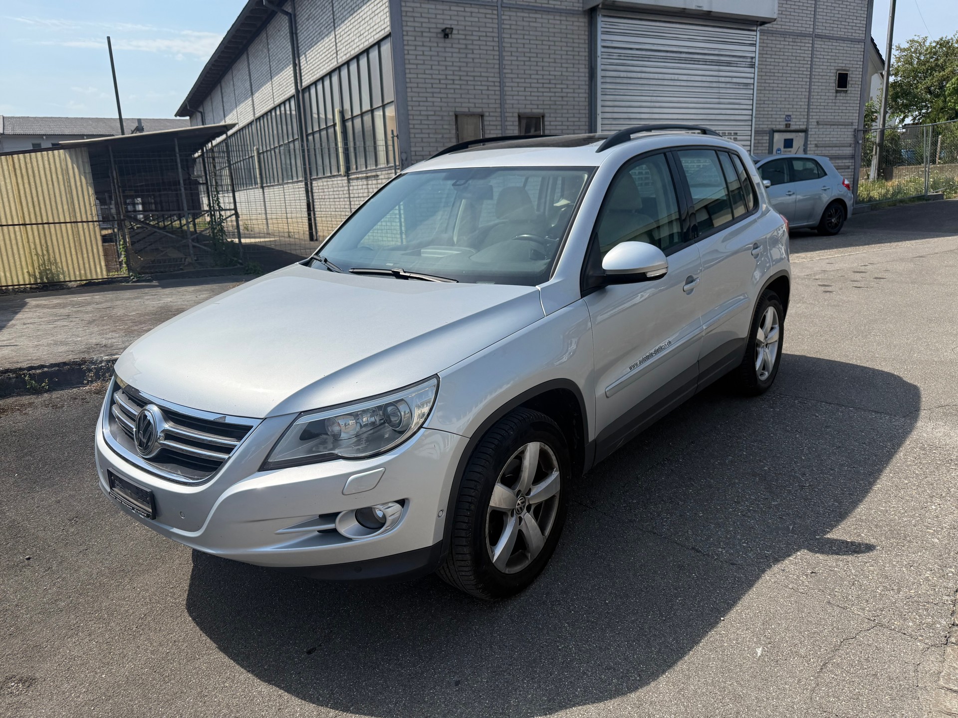 VW Tiguan 2.0 TSI Track&Field-image-2
