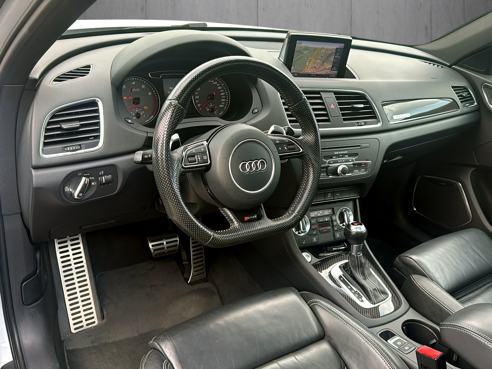 AUDI RS Q3 2.5 TFSI quattro S-tronic-image-7