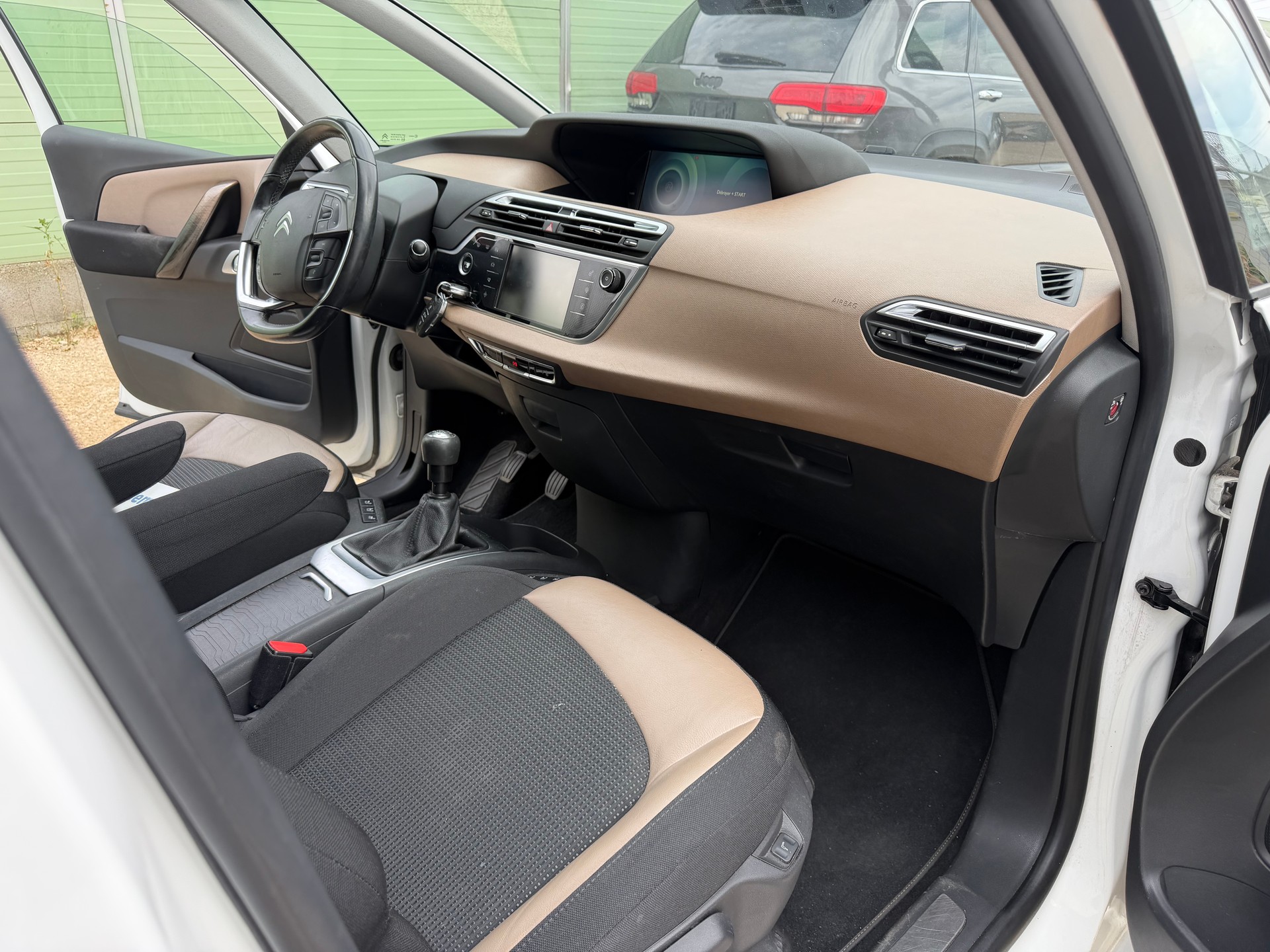 CITROEN C4 Picasso 1.6i 16V THP Exclusive-image-6