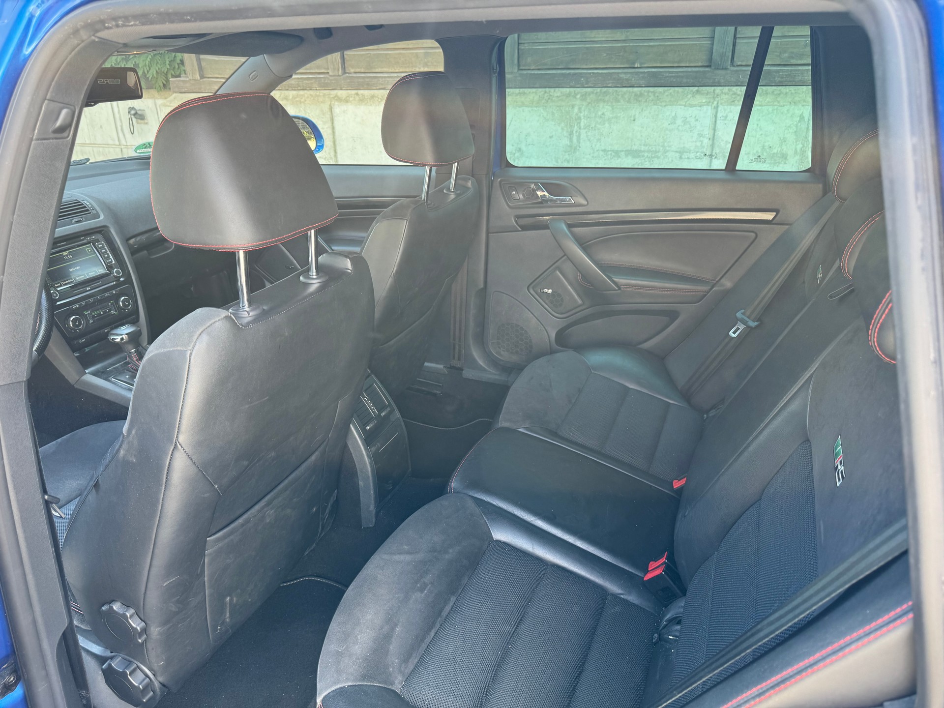 SKODA Octavia Combi 2.0 TSI RS DSG-image-11