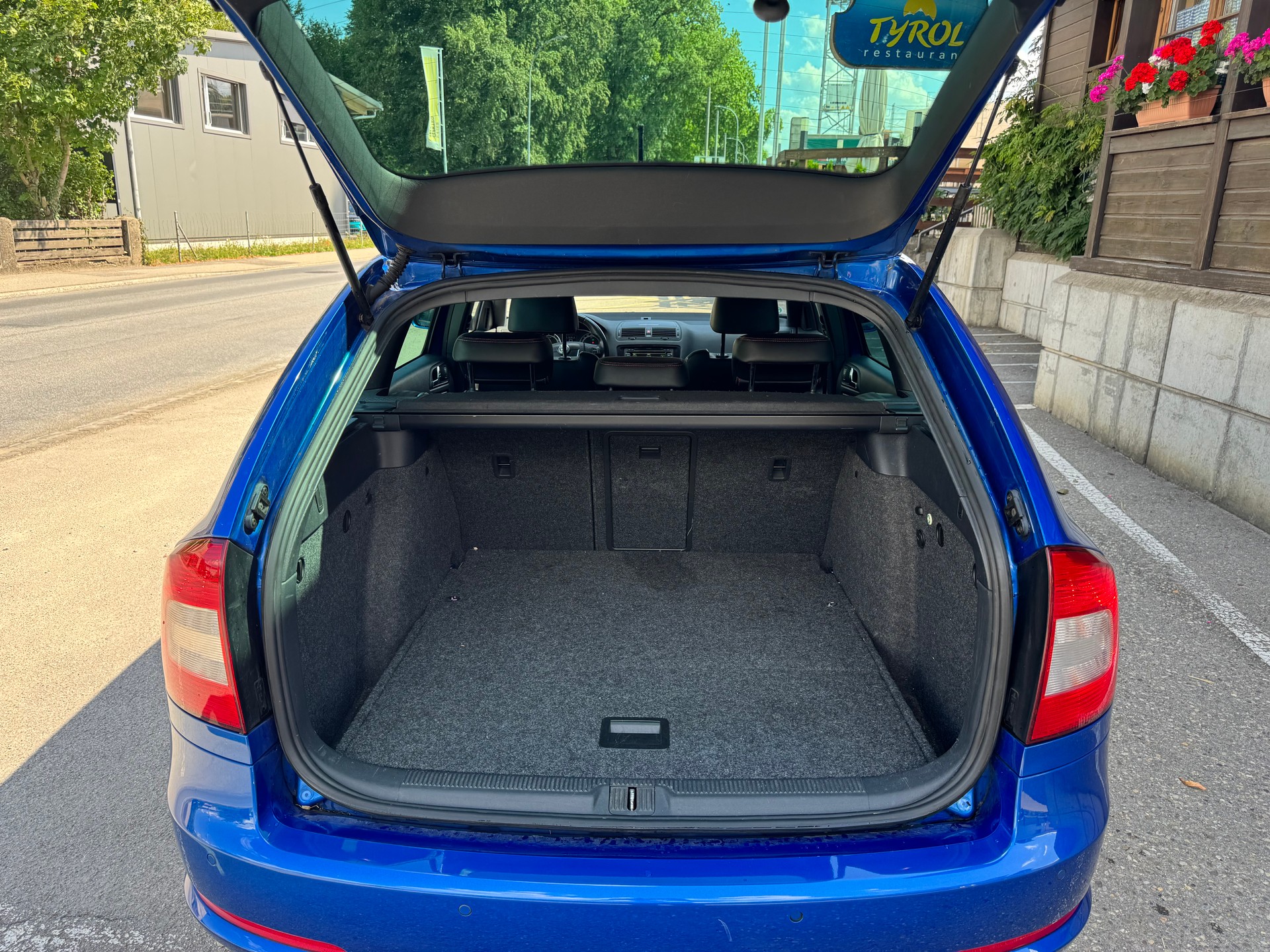 SKODA Octavia Combi 2.0 TSI RS DSG-image-6