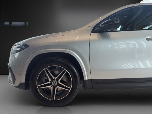 MERCEDES-BENZ EQA 300 4M Excellence-image-5