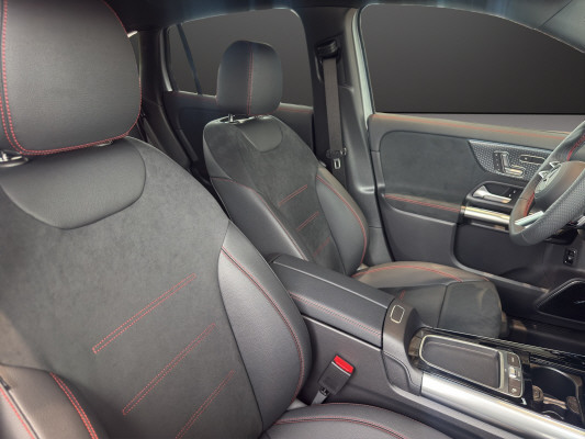 MERCEDES-BENZ EQA 300 4M Excellence-image-7